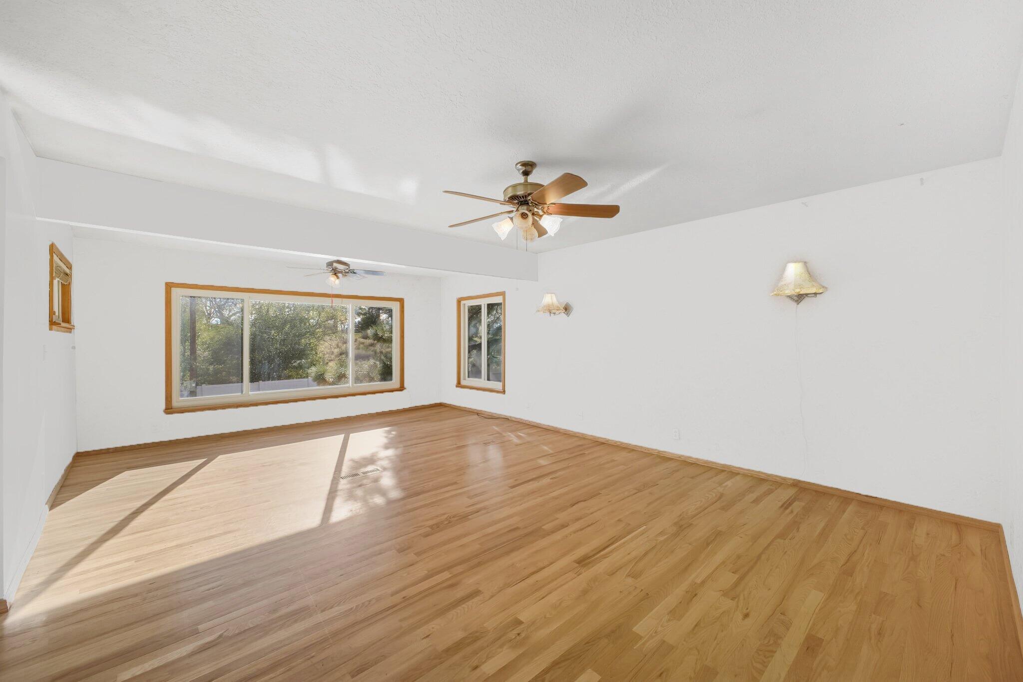 720 Lamp Post Circle SE