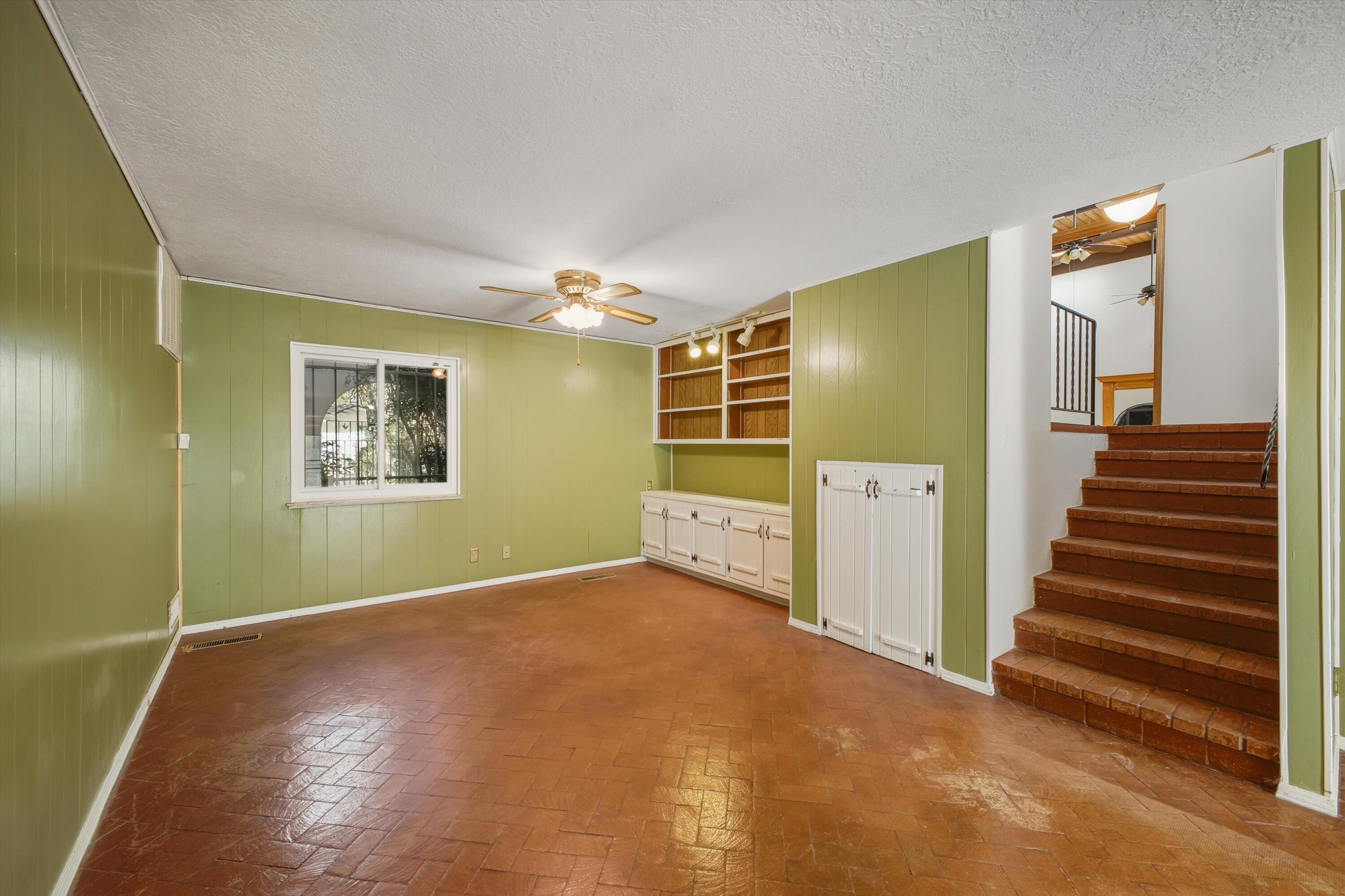 720 Lamp Post Circle SE