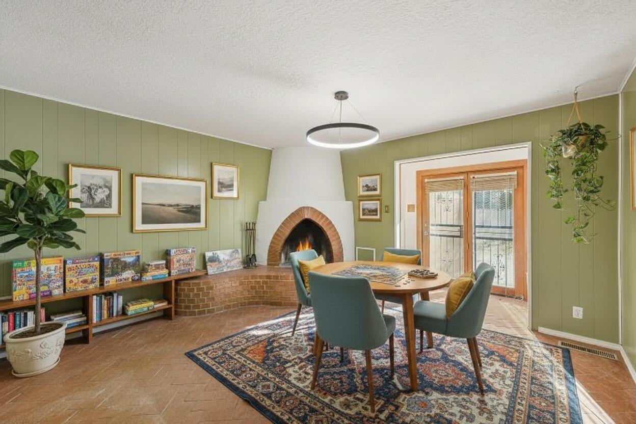 720 Lamp Post Circle SE