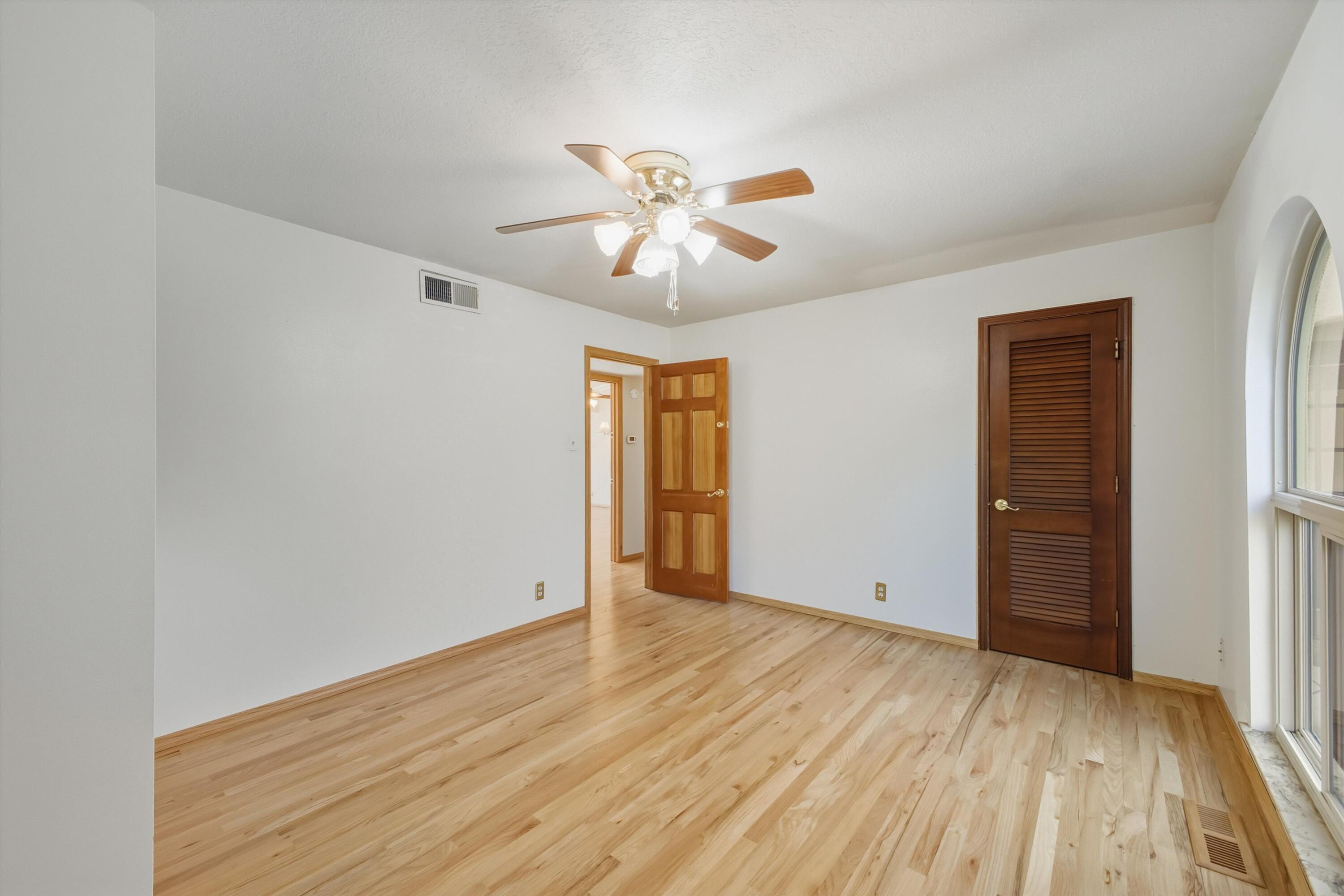 720 Lamp Post Circle SE