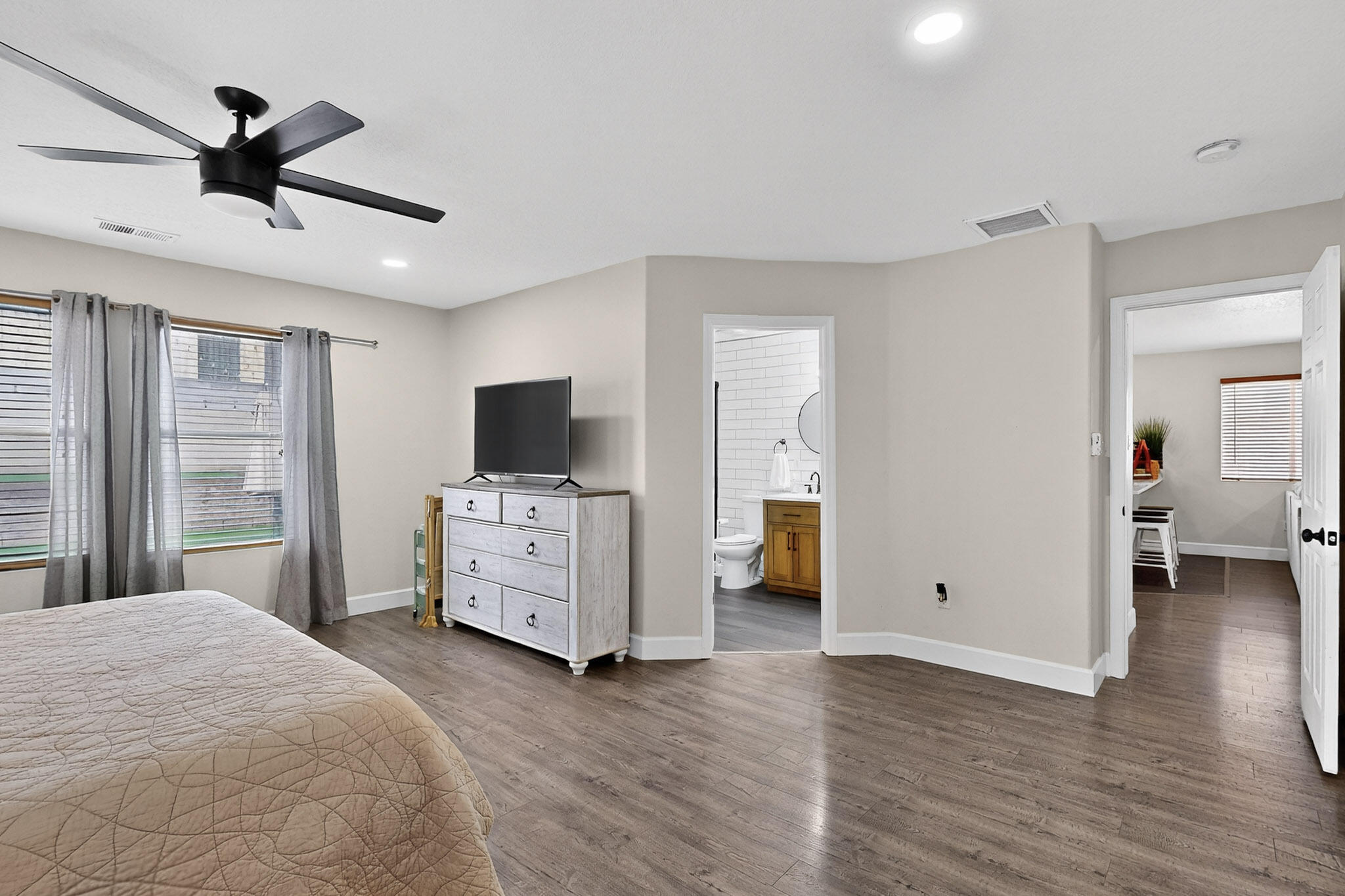 5348 River Ridge Avenue NW