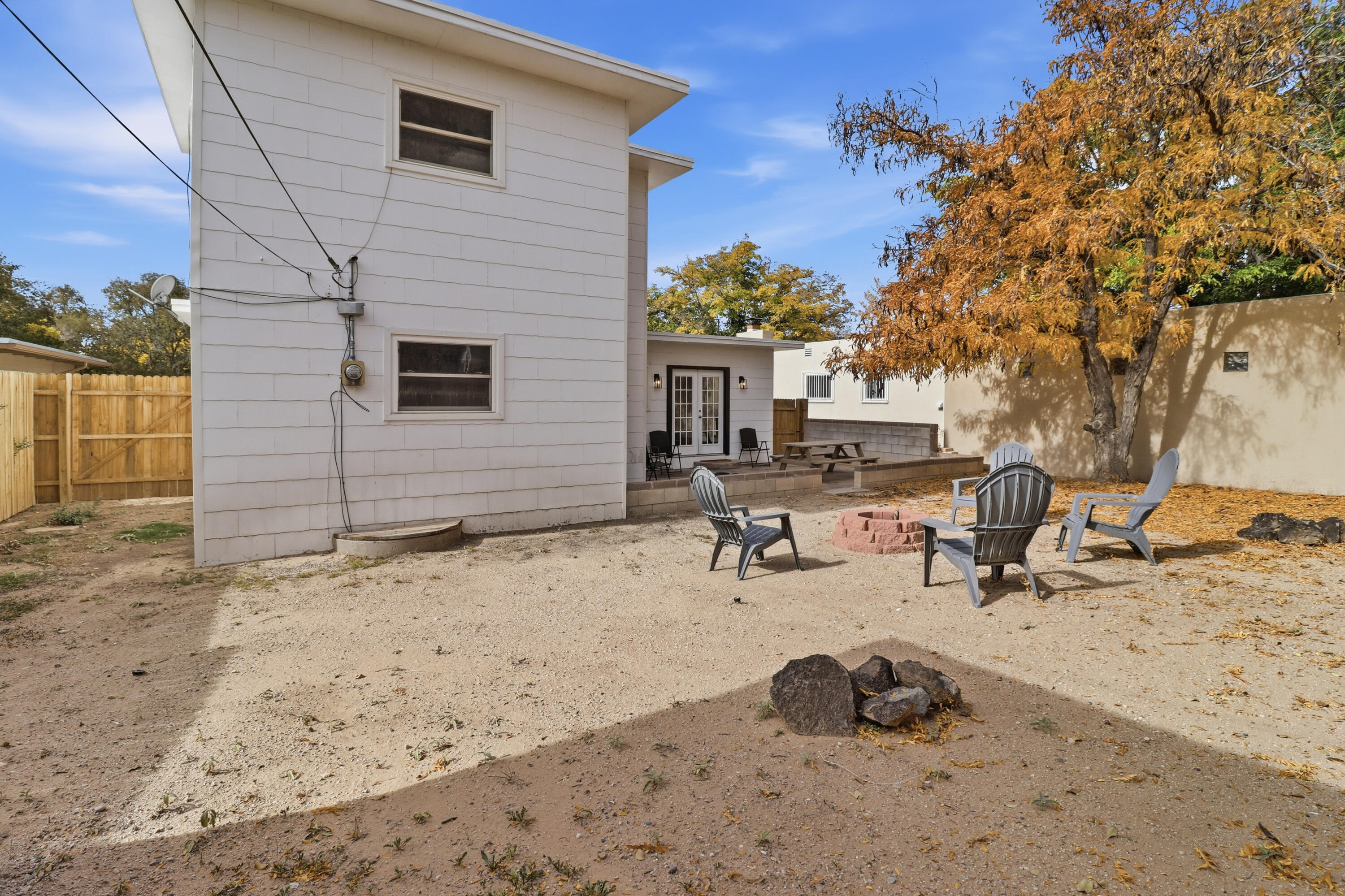 1320 Stanford Drive NE