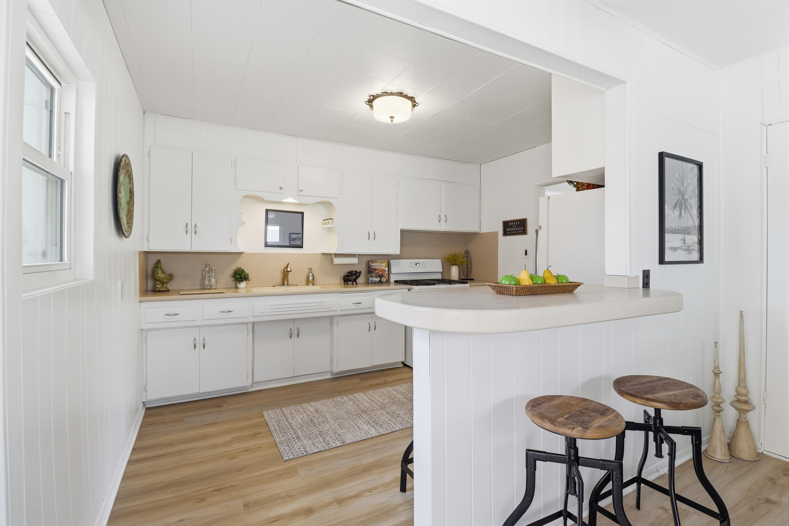 1320 Stanford Drive NE