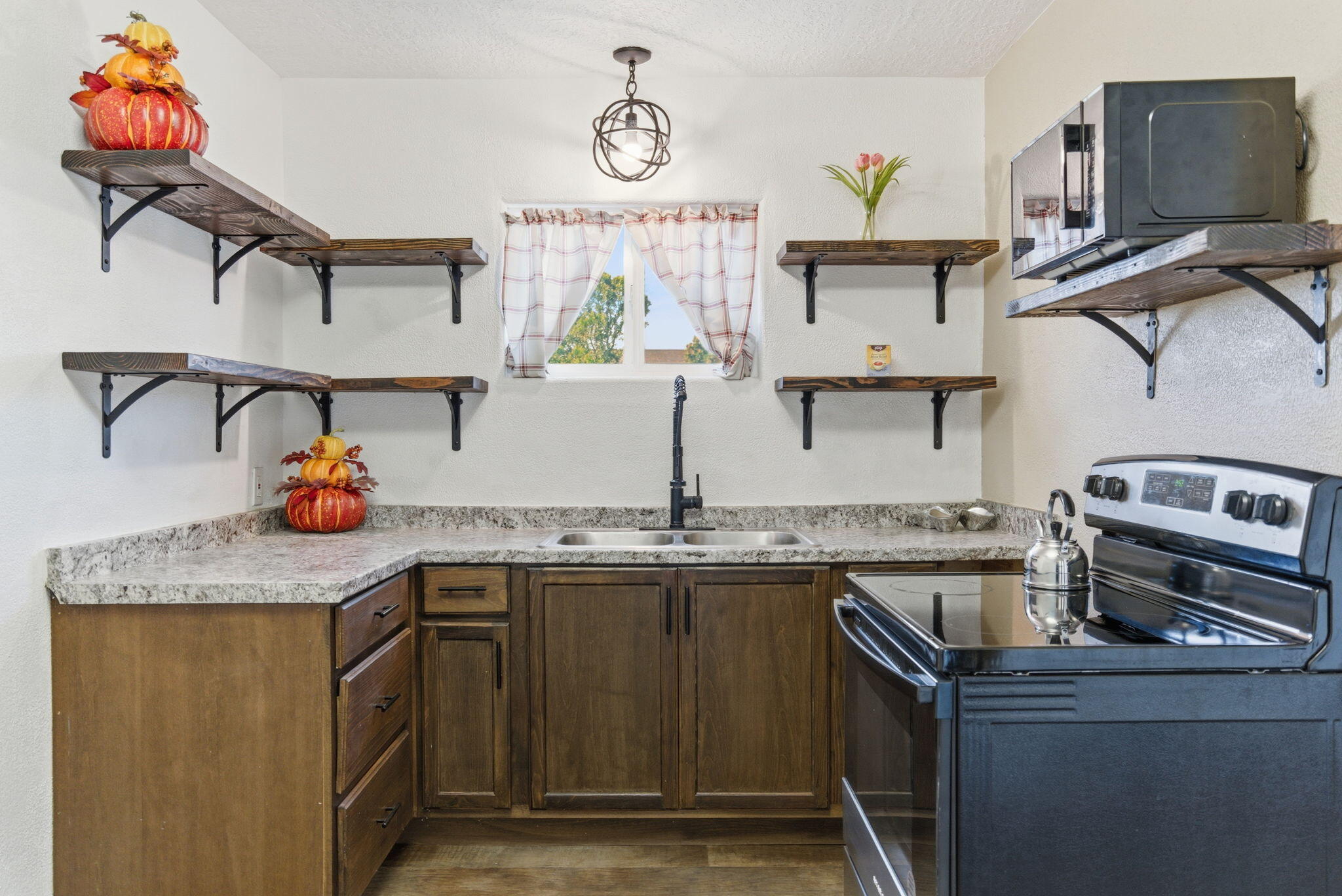 2938 Washington Street NE