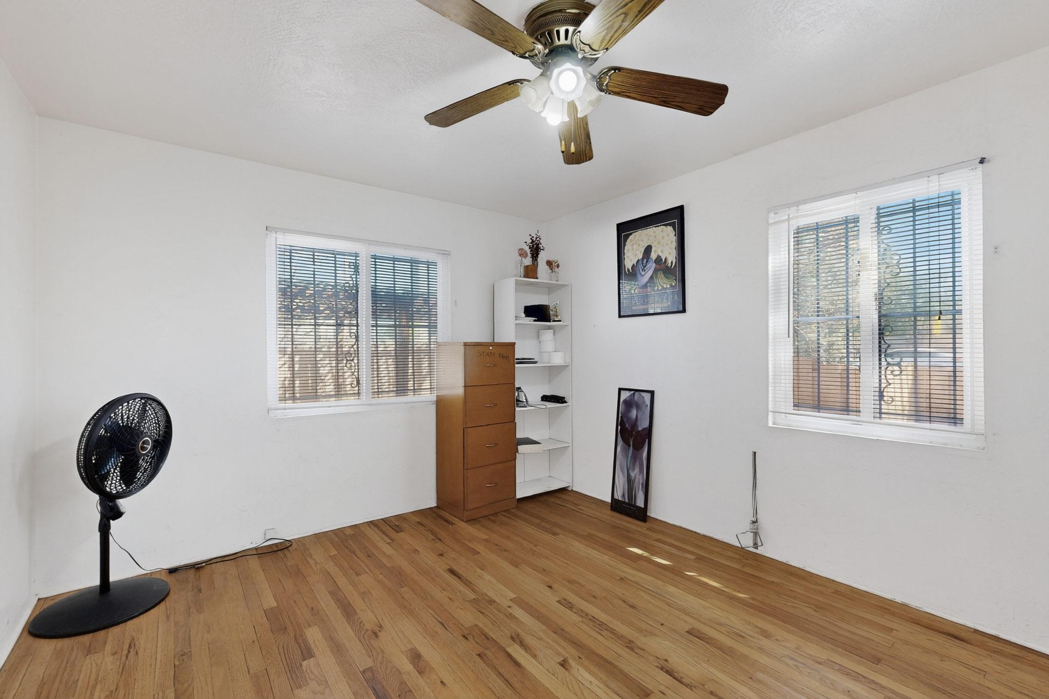 619 Girard Boulevard NE