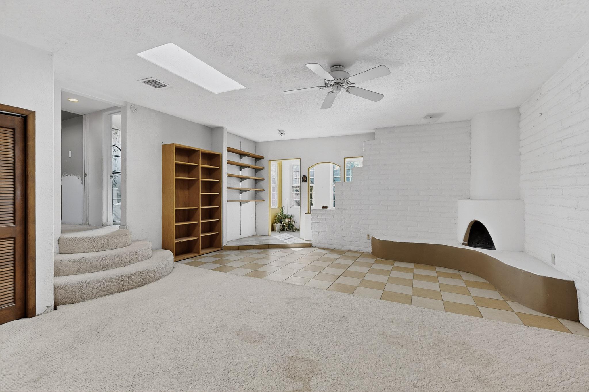 619 Girard Boulevard NE