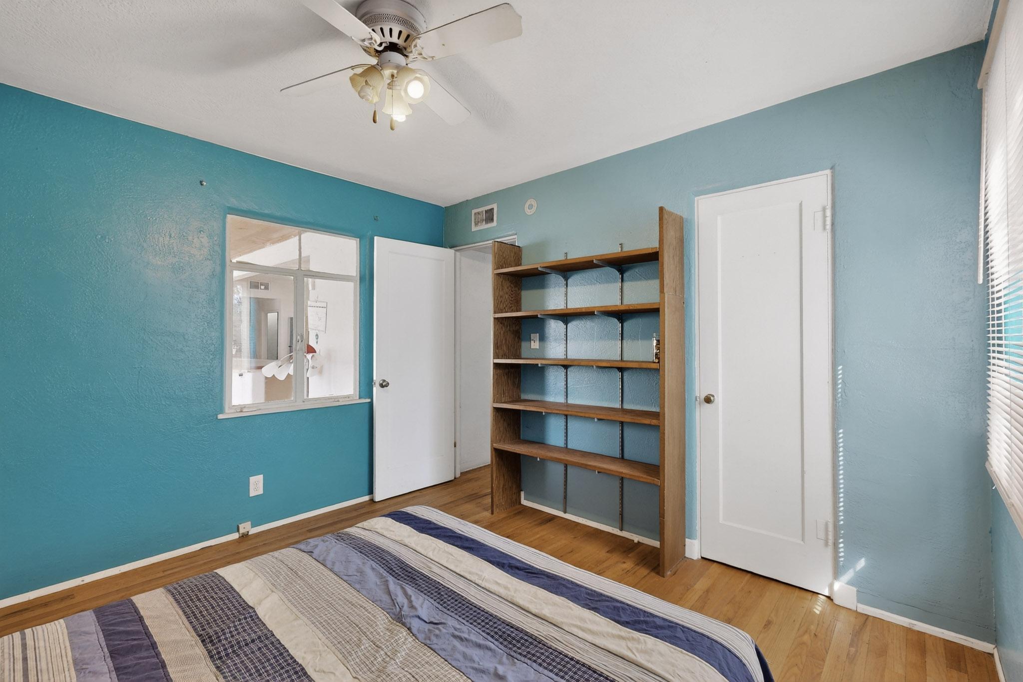 619 Girard Boulevard NE