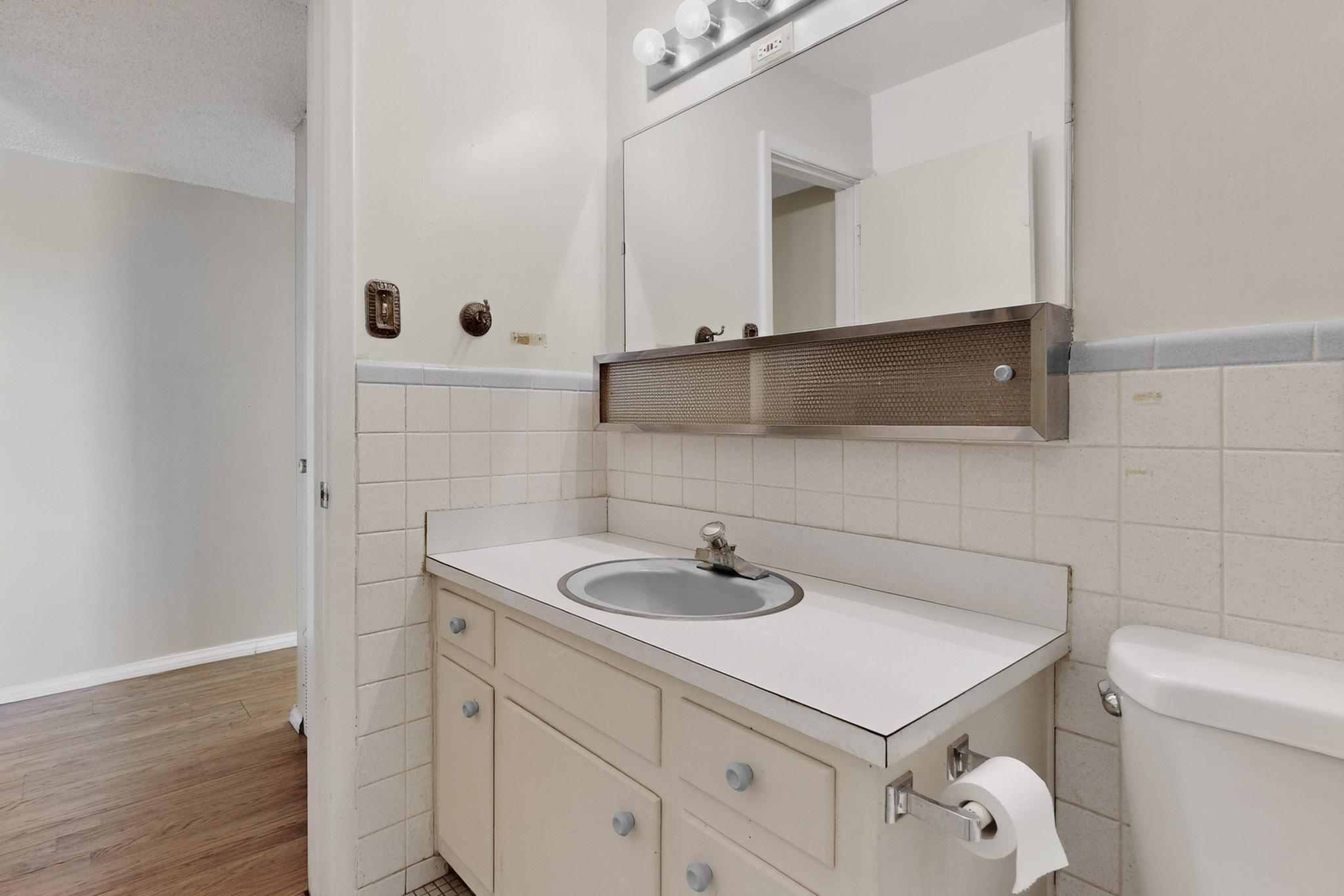 1700 Vassar Drive SE