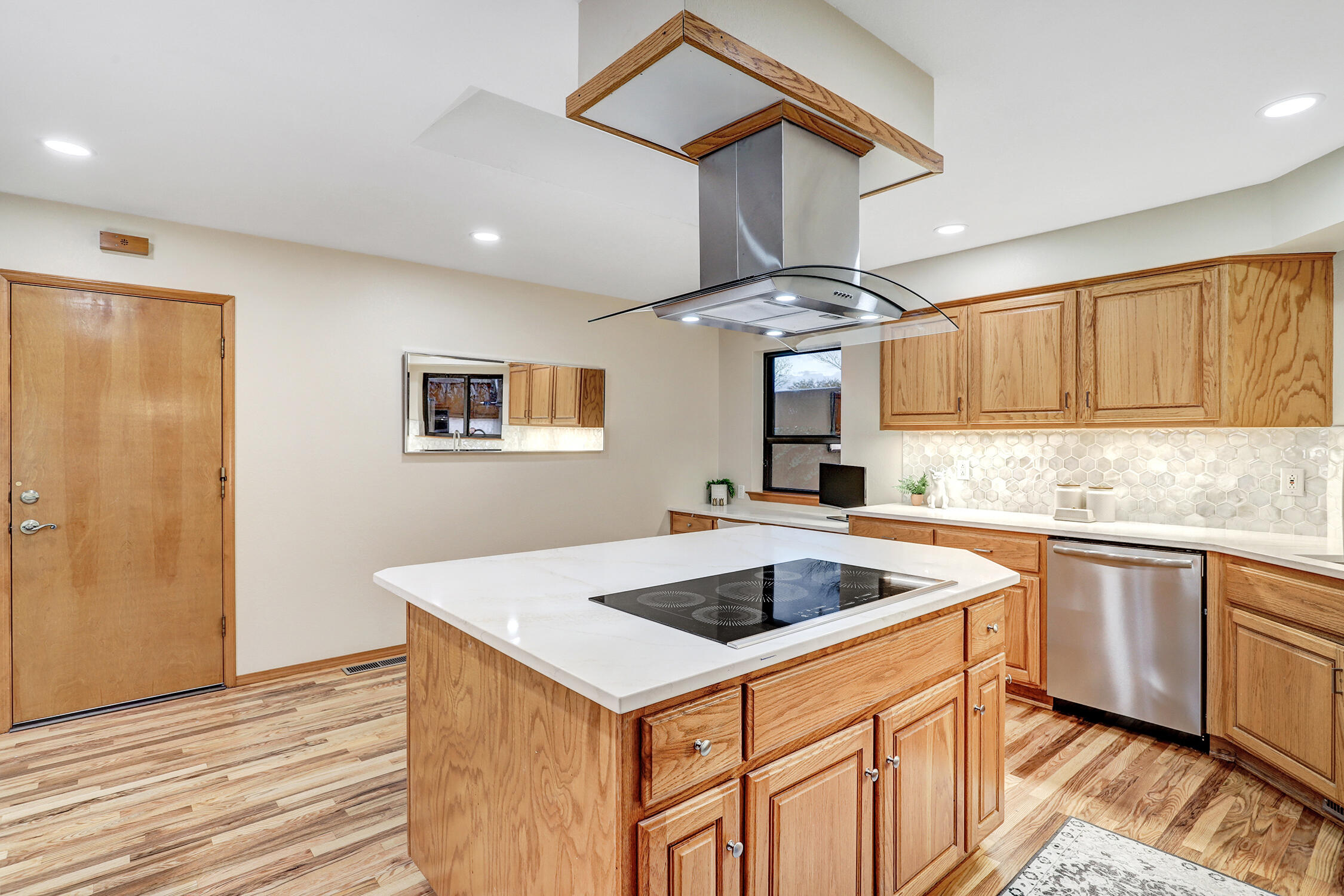 6932 Brandywine Loop NE