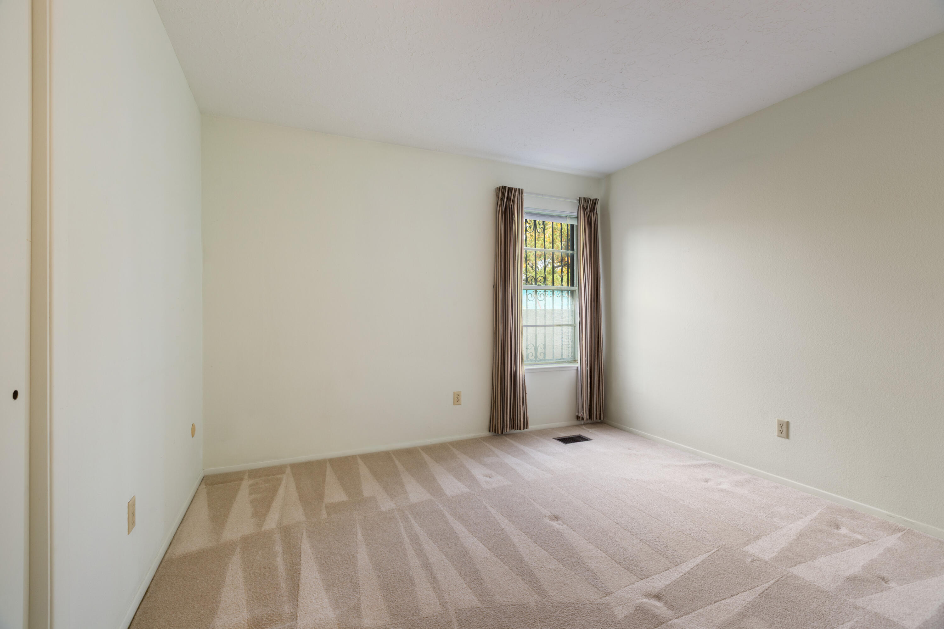 6012 Torreon Drive NE