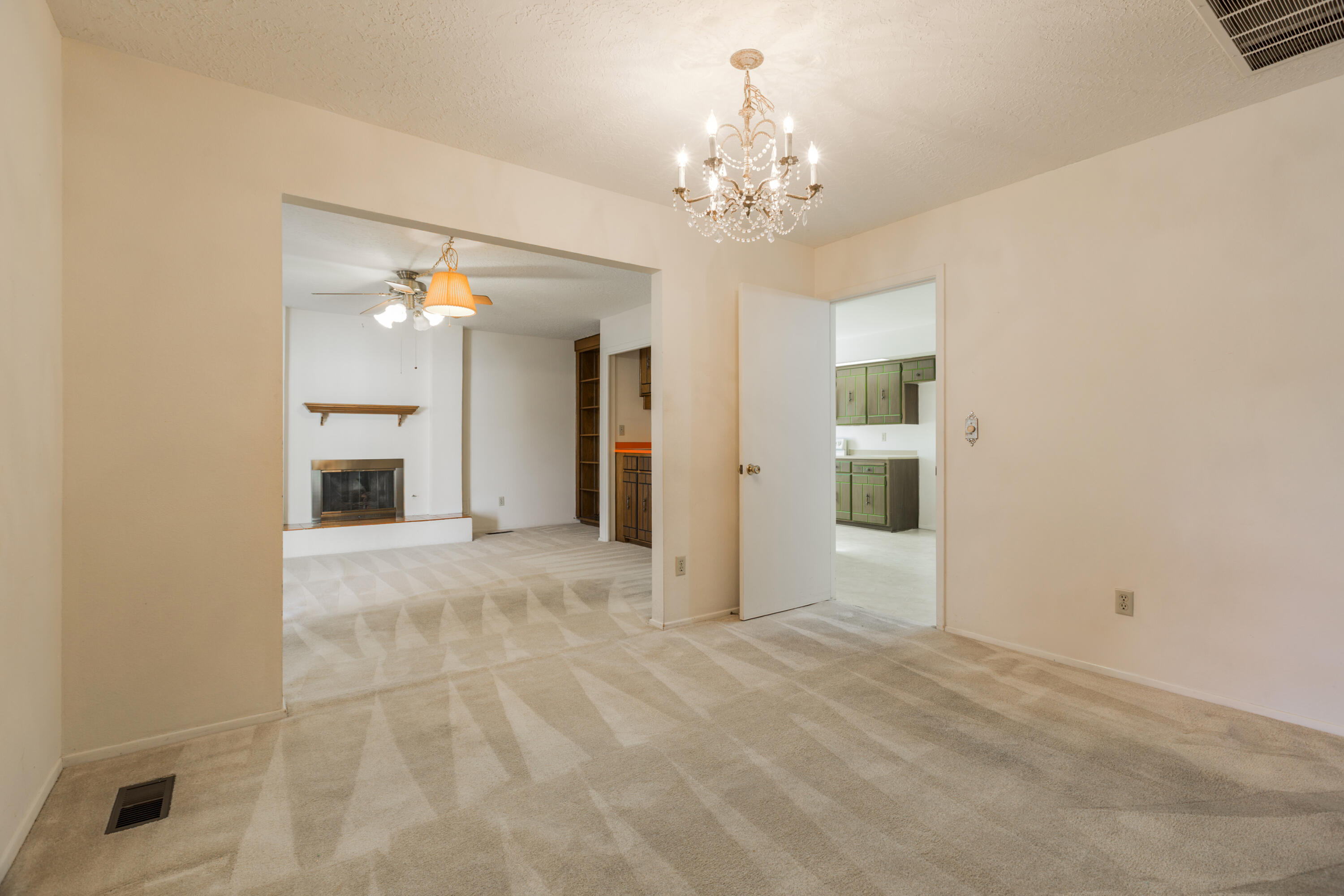 6012 Torreon Drive NE