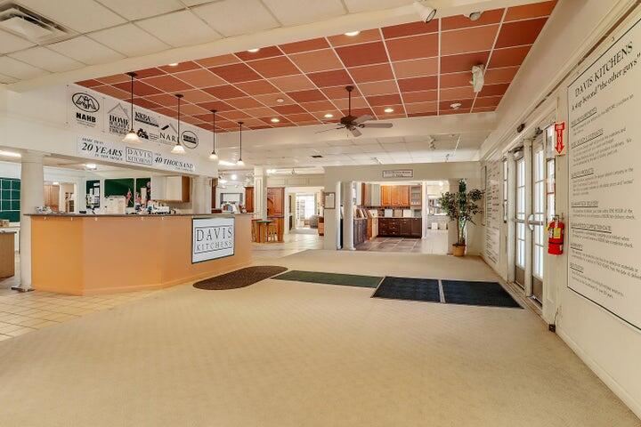 2200 Eubank Boulevard NE