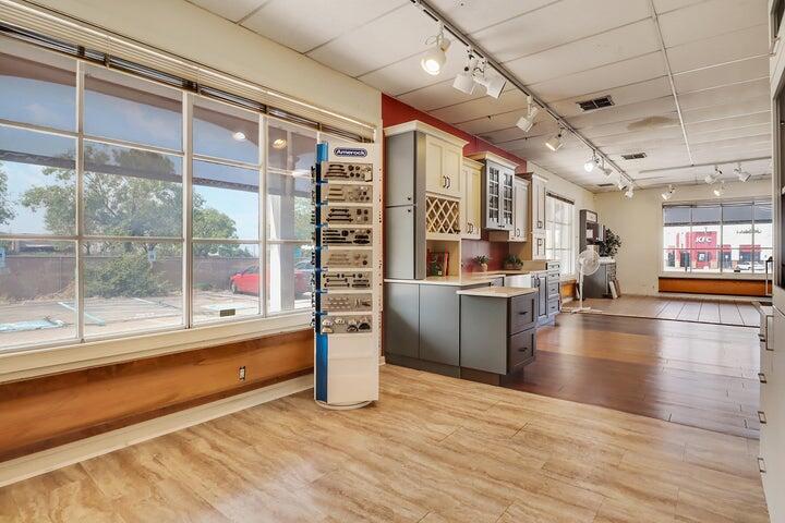 2200 Eubank Boulevard NE