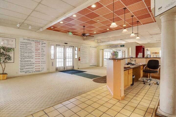 2200 Eubank Boulevard NE