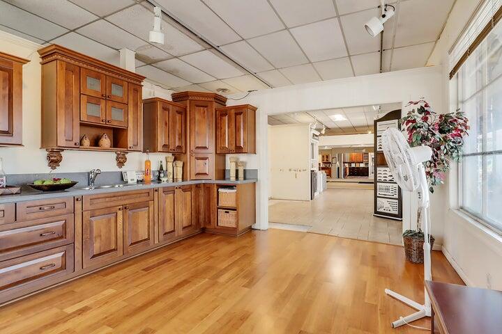 2200 Eubank Boulevard NE