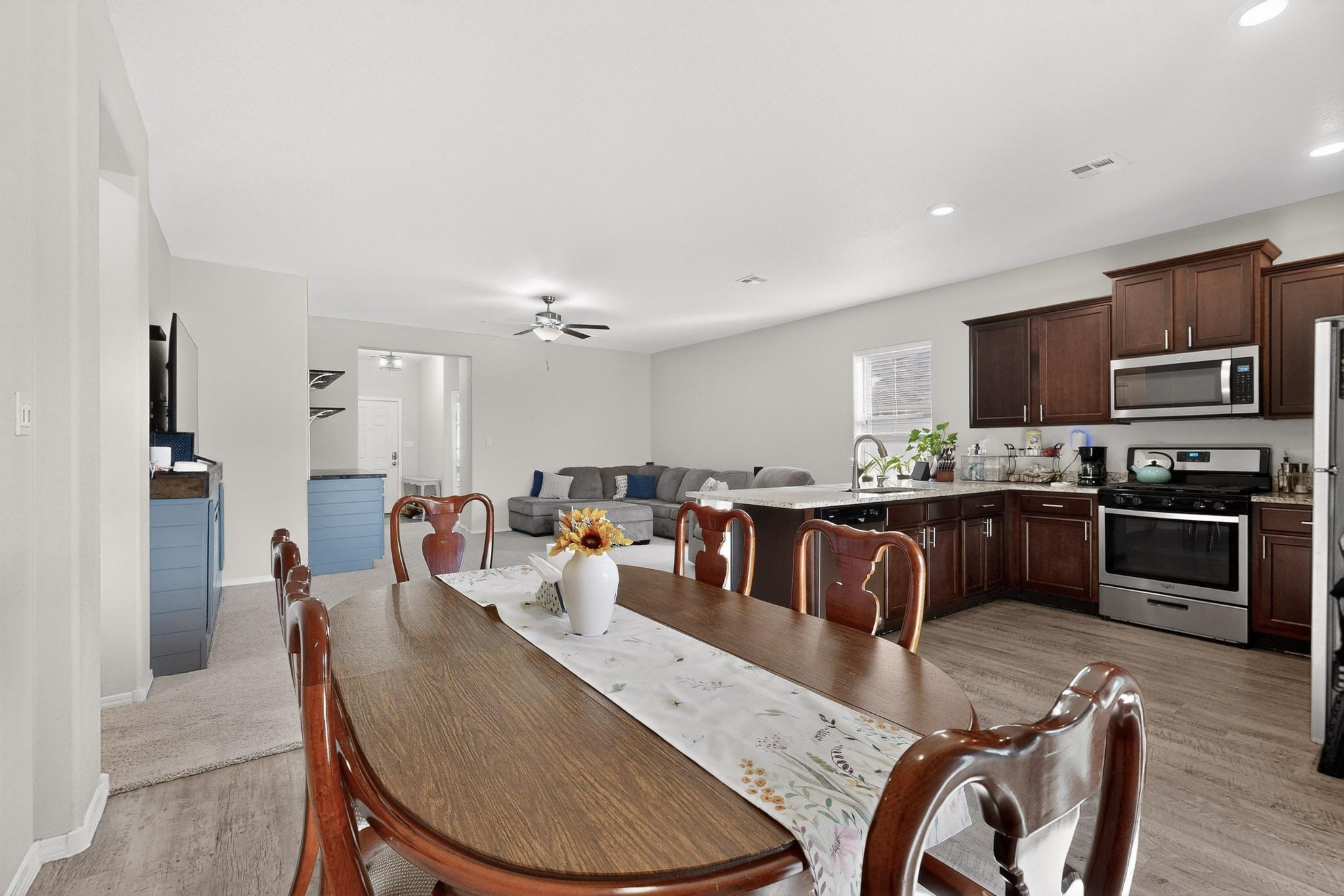 3421 Oregon Trail Road NE