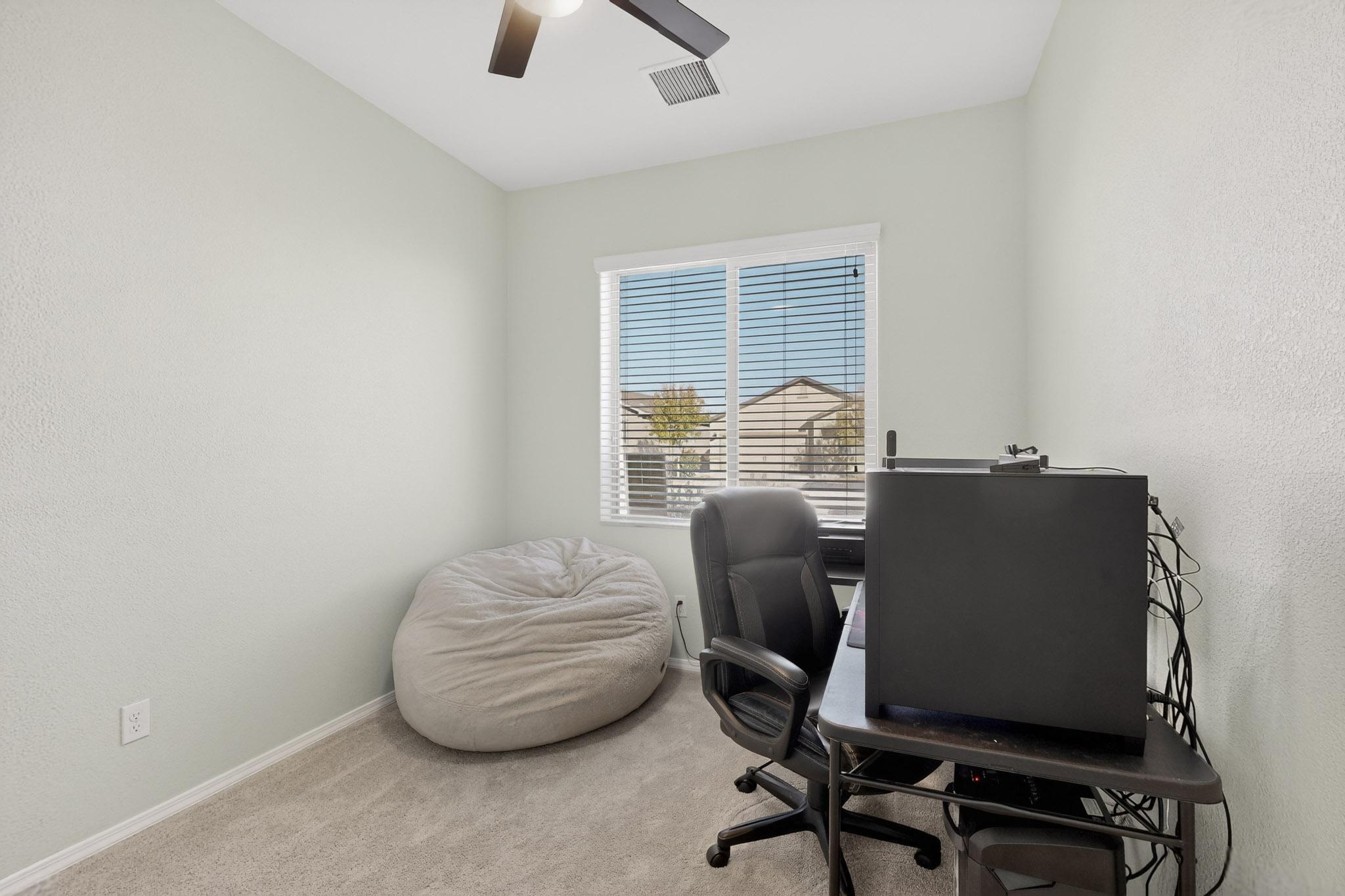 3421 Oregon Trail Road NE