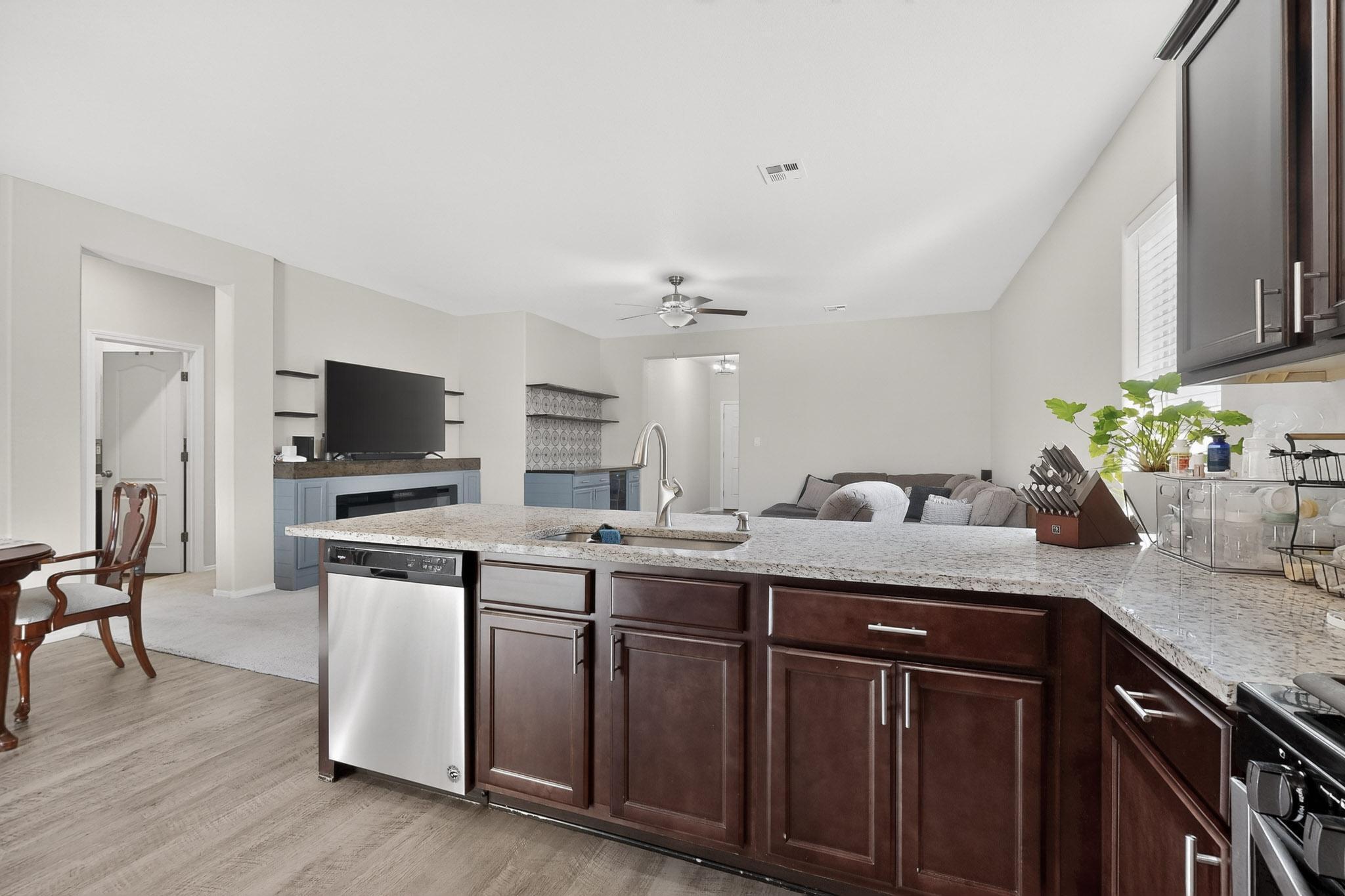 3421 Oregon Trail Road NE