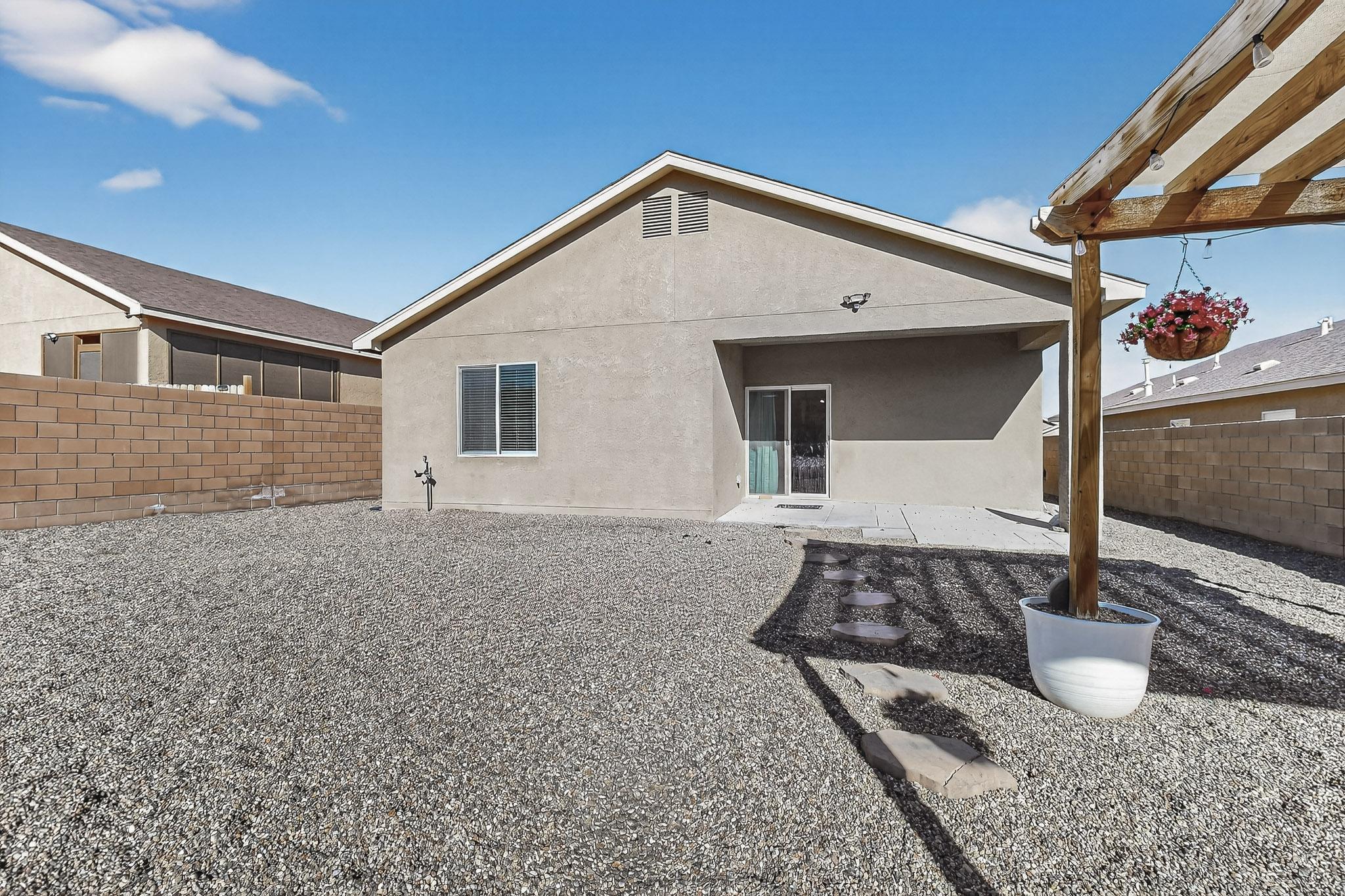 3421 Oregon Trail Road NE