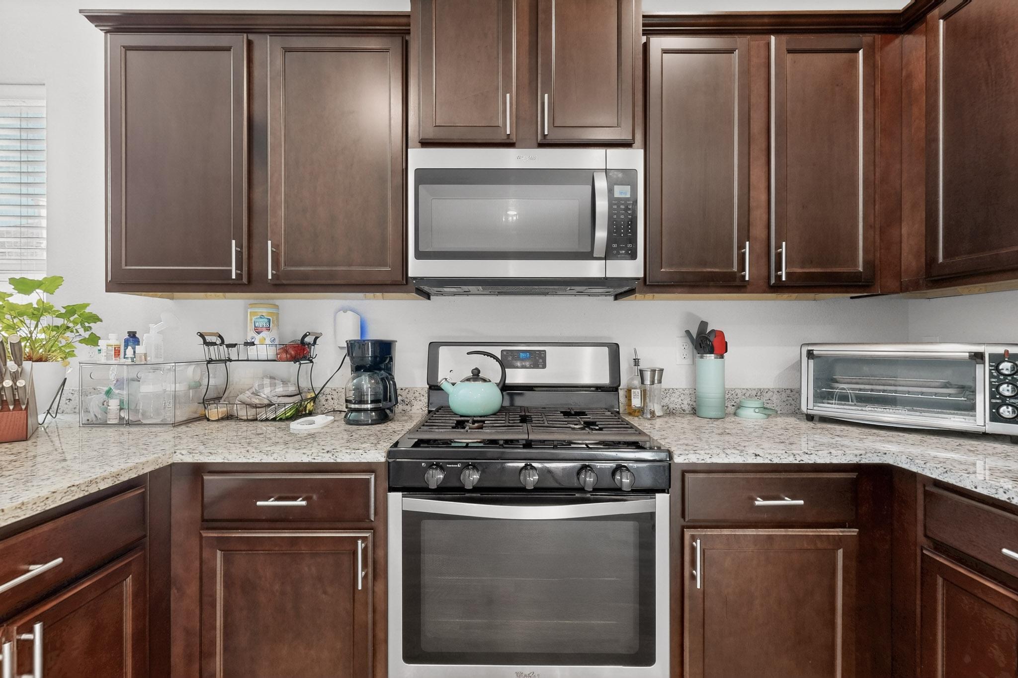 3421 Oregon Trail Road NE