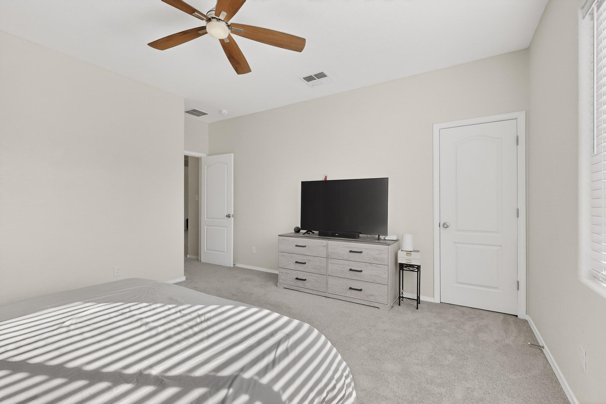 3421 Oregon Trail Road NE