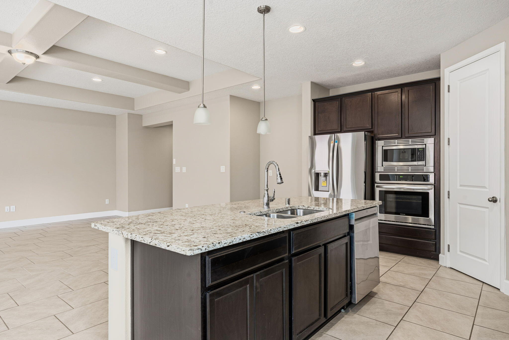 1955 Castle Peak Loop NE