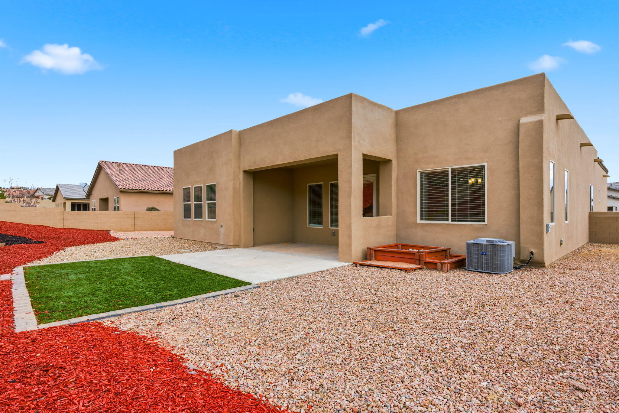 1955 Castle Peak Loop NE