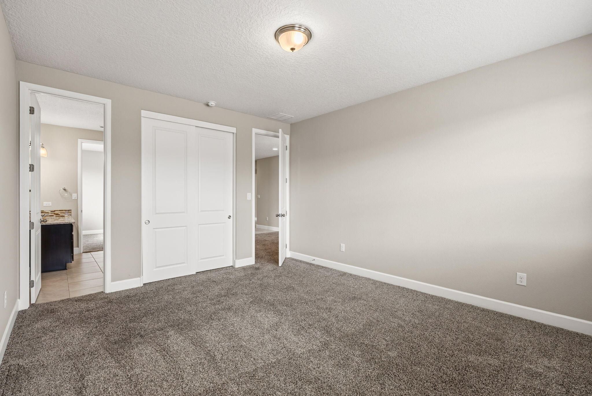 1955 Castle Peak Loop NE