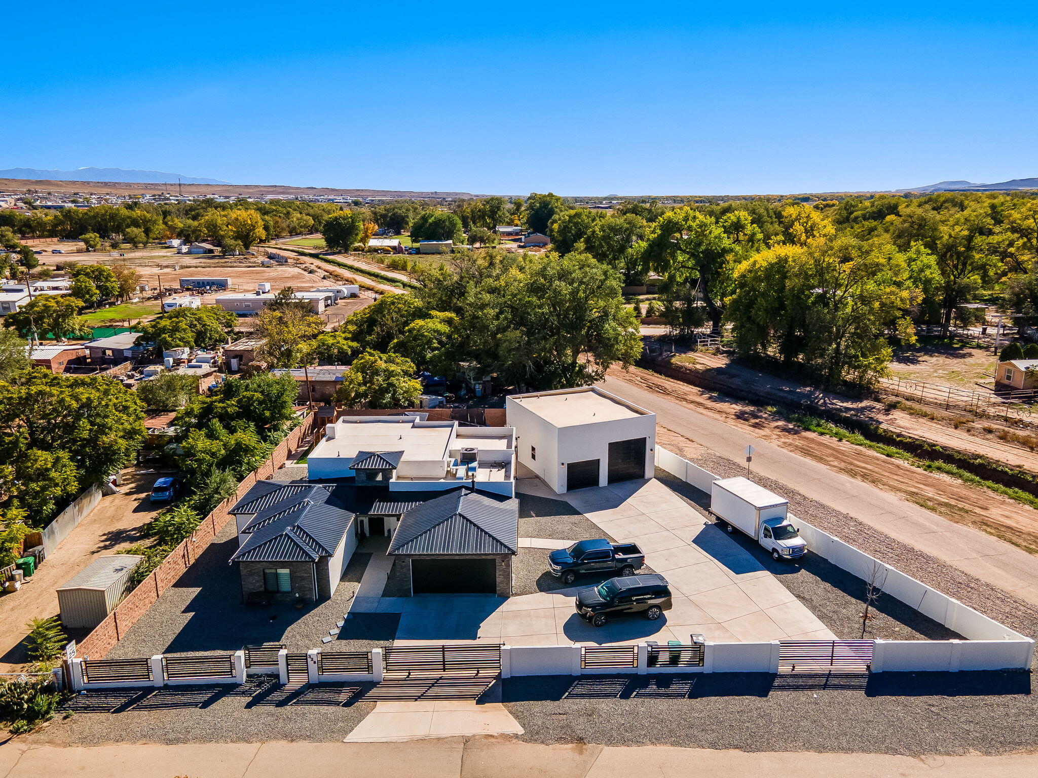 328 Camino Siete Road SW