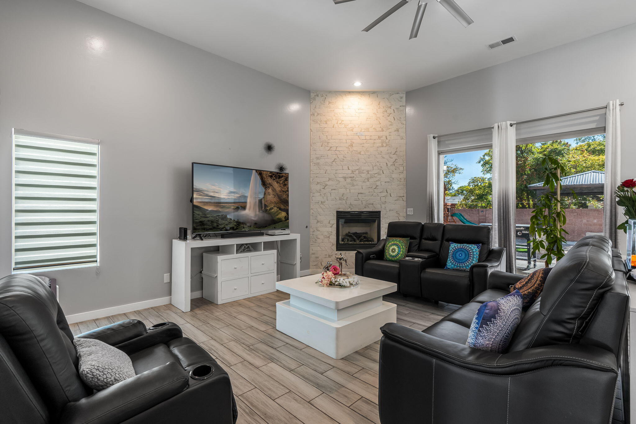 328 Camino Siete Road SW