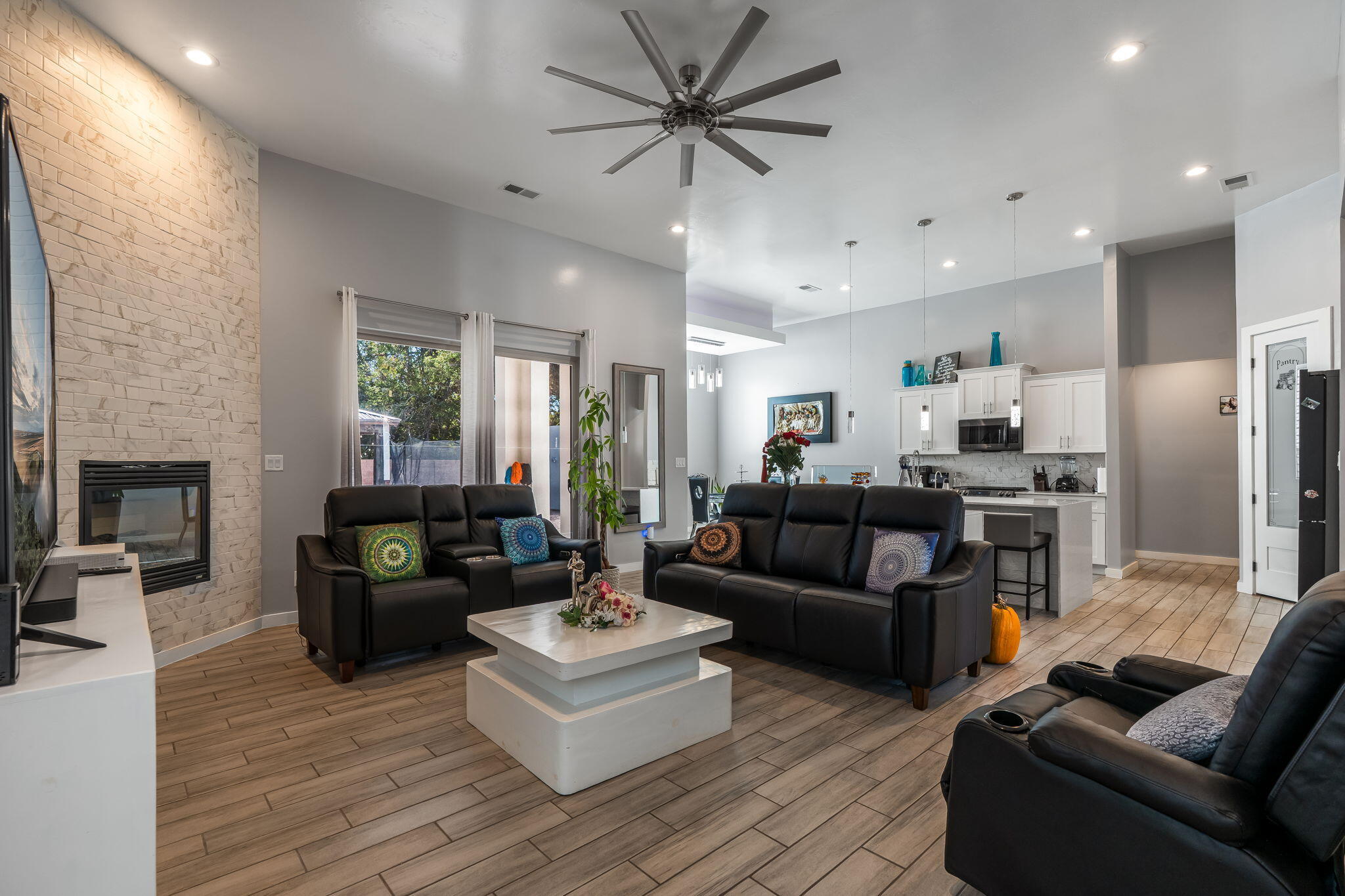 328 Camino Siete Road SW