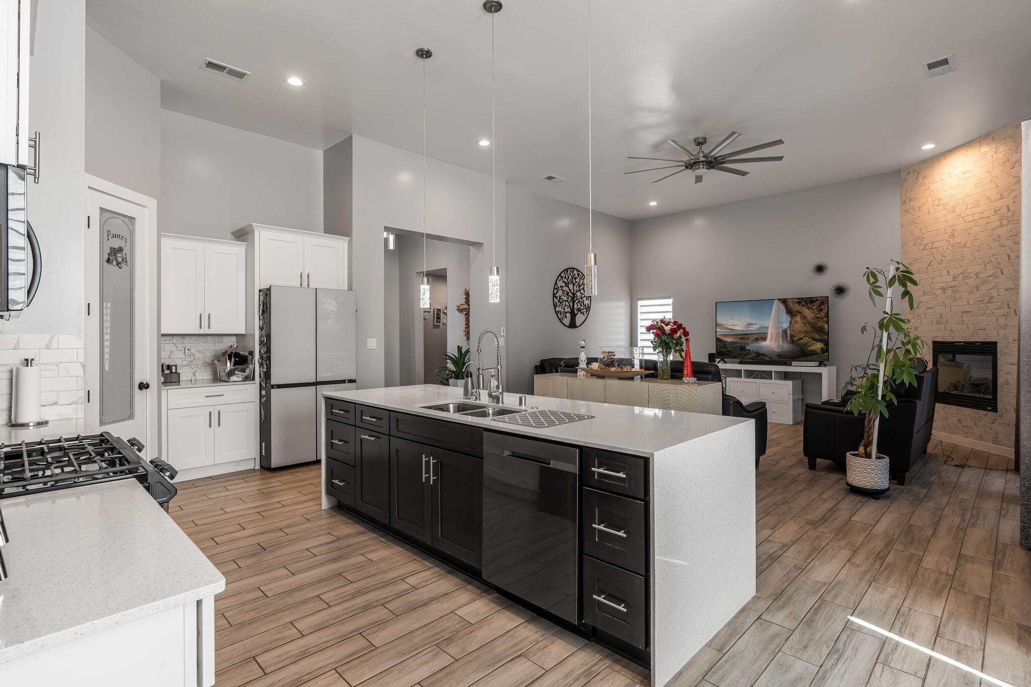 328 Camino Siete Road SW