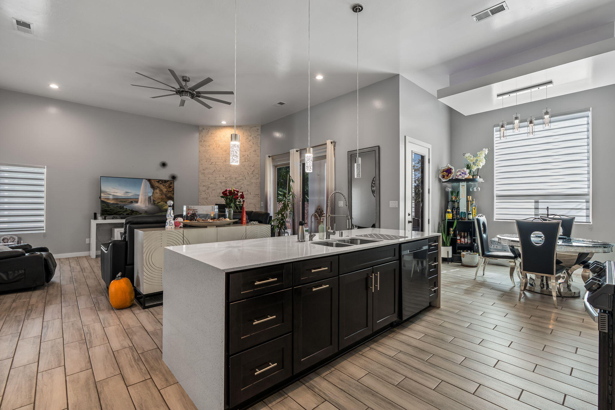 328 Camino Siete Road SW