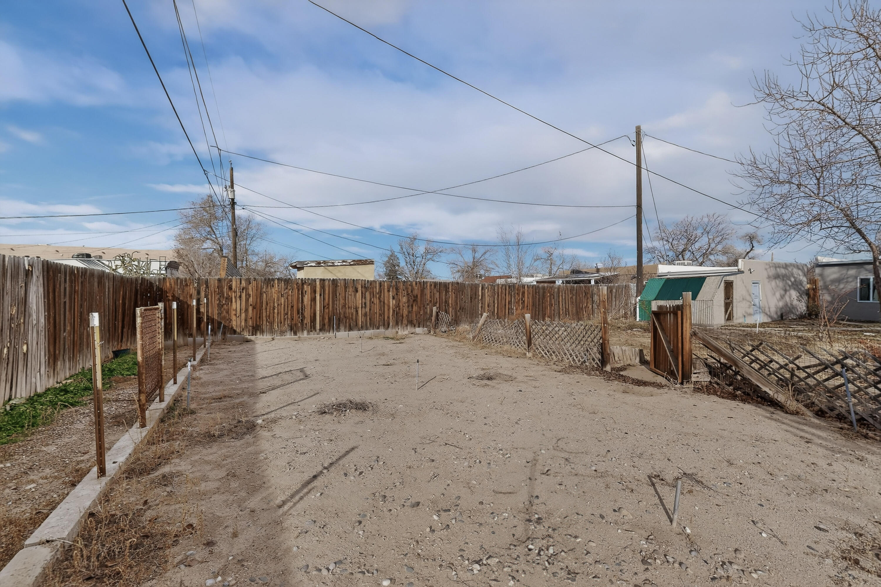 902 Headingly Avenue NW