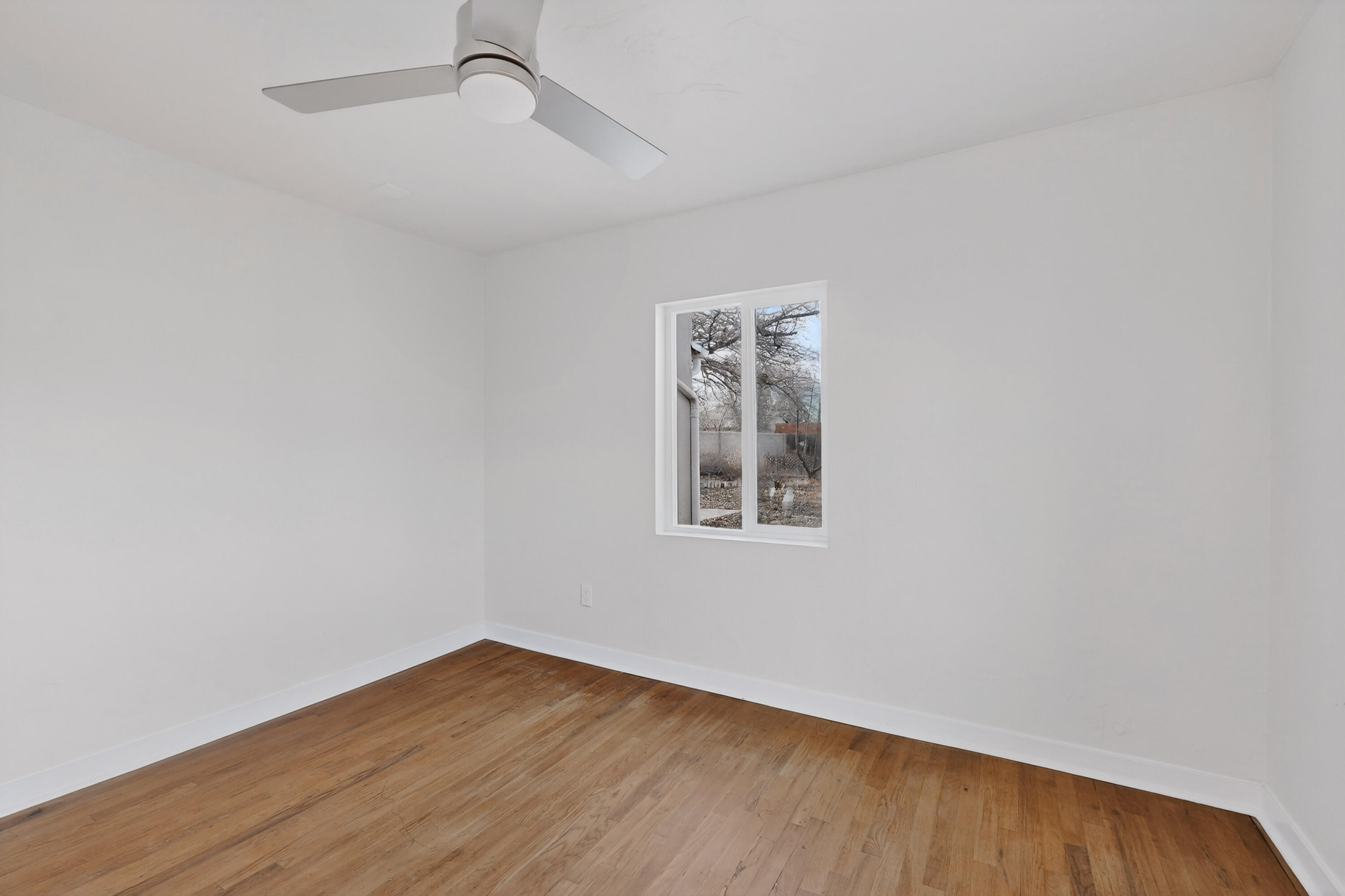 902 Headingly Avenue NW