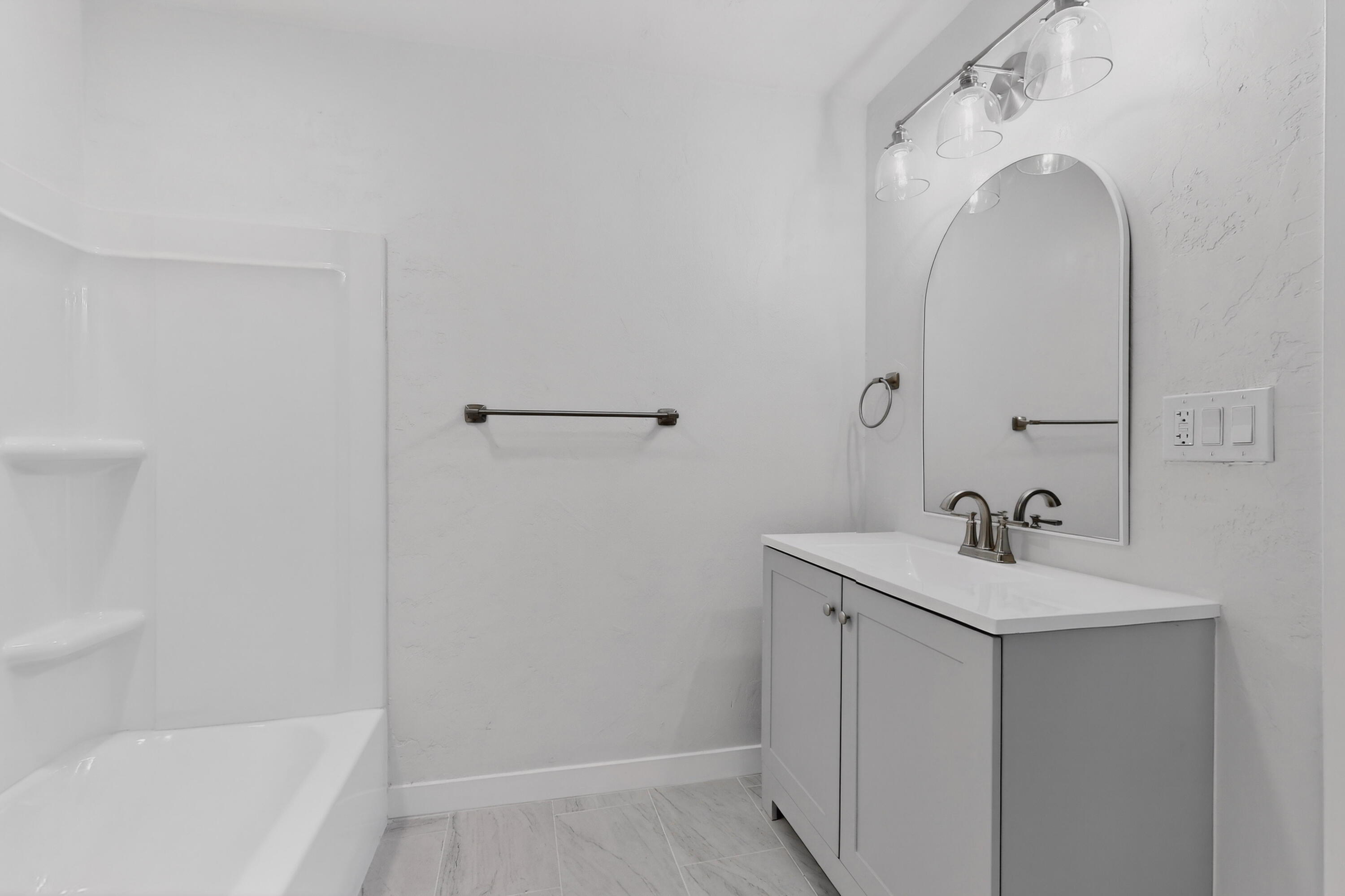 902 Headingly Avenue NW