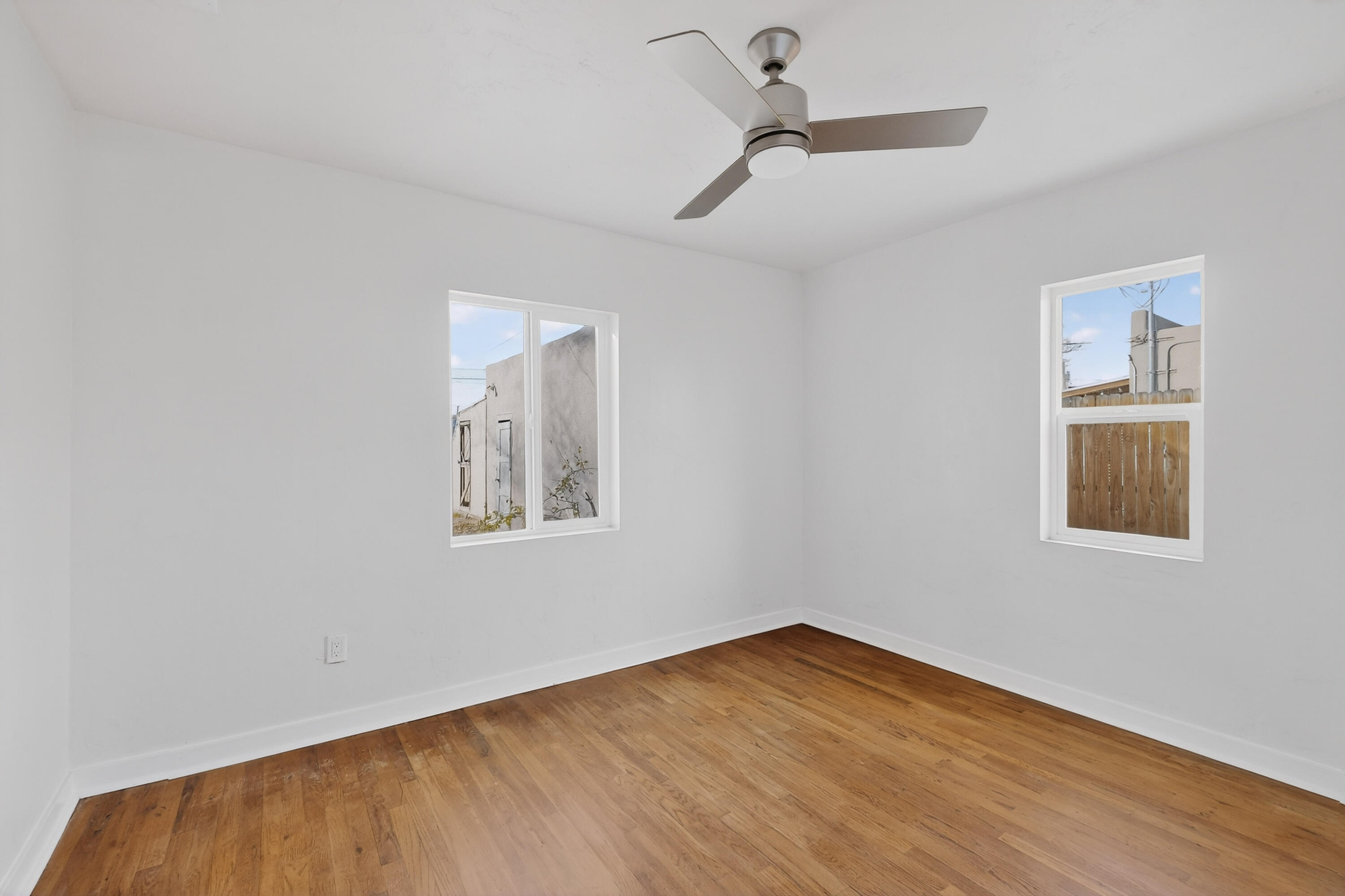 902 Headingly Avenue NW