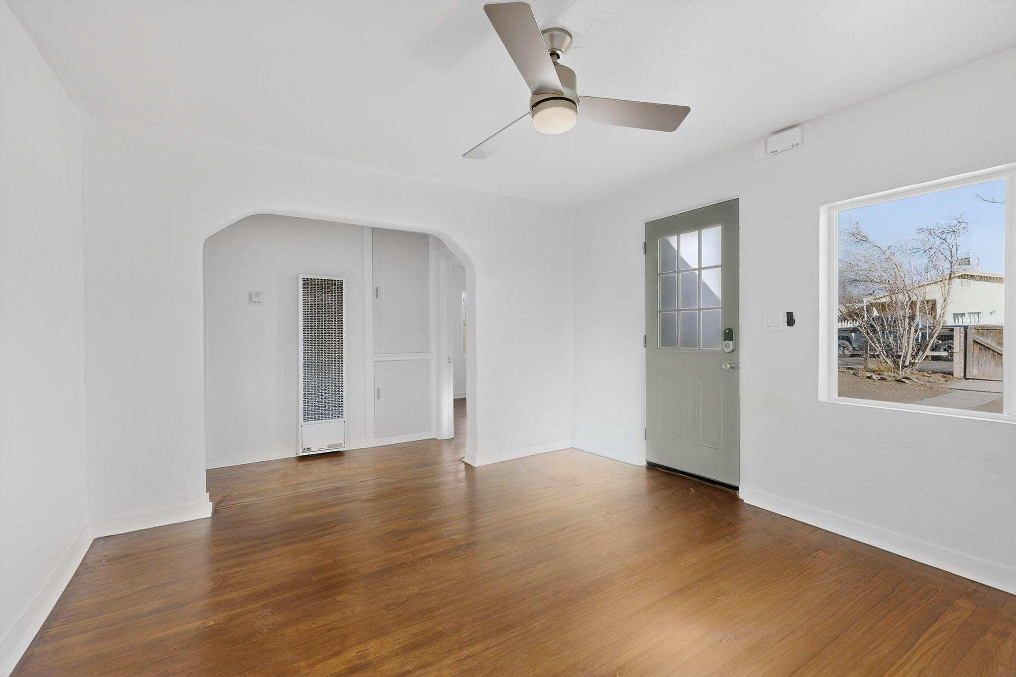 902 Headingly Avenue NW