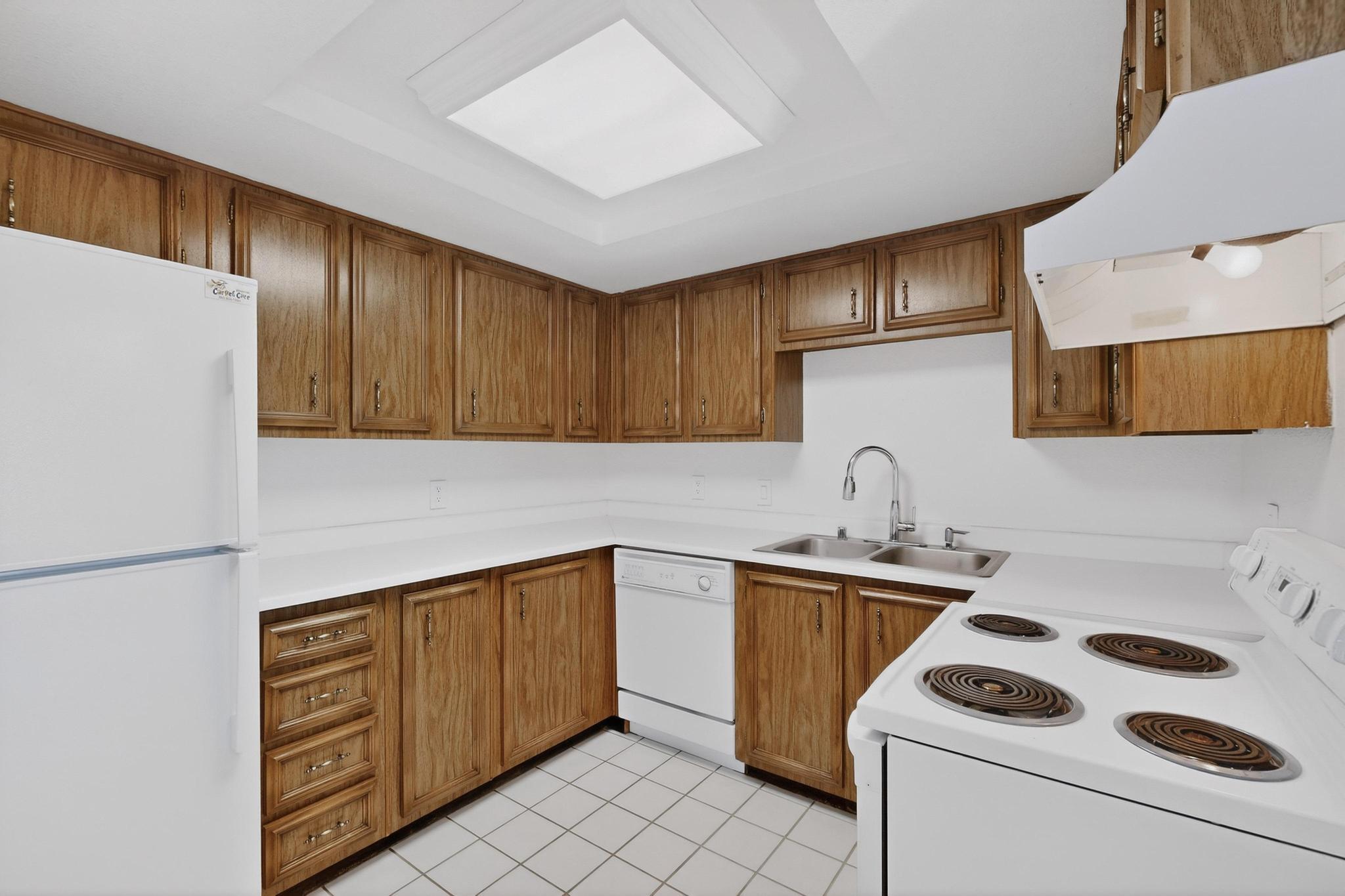 925 Country Club Drive SE APT C