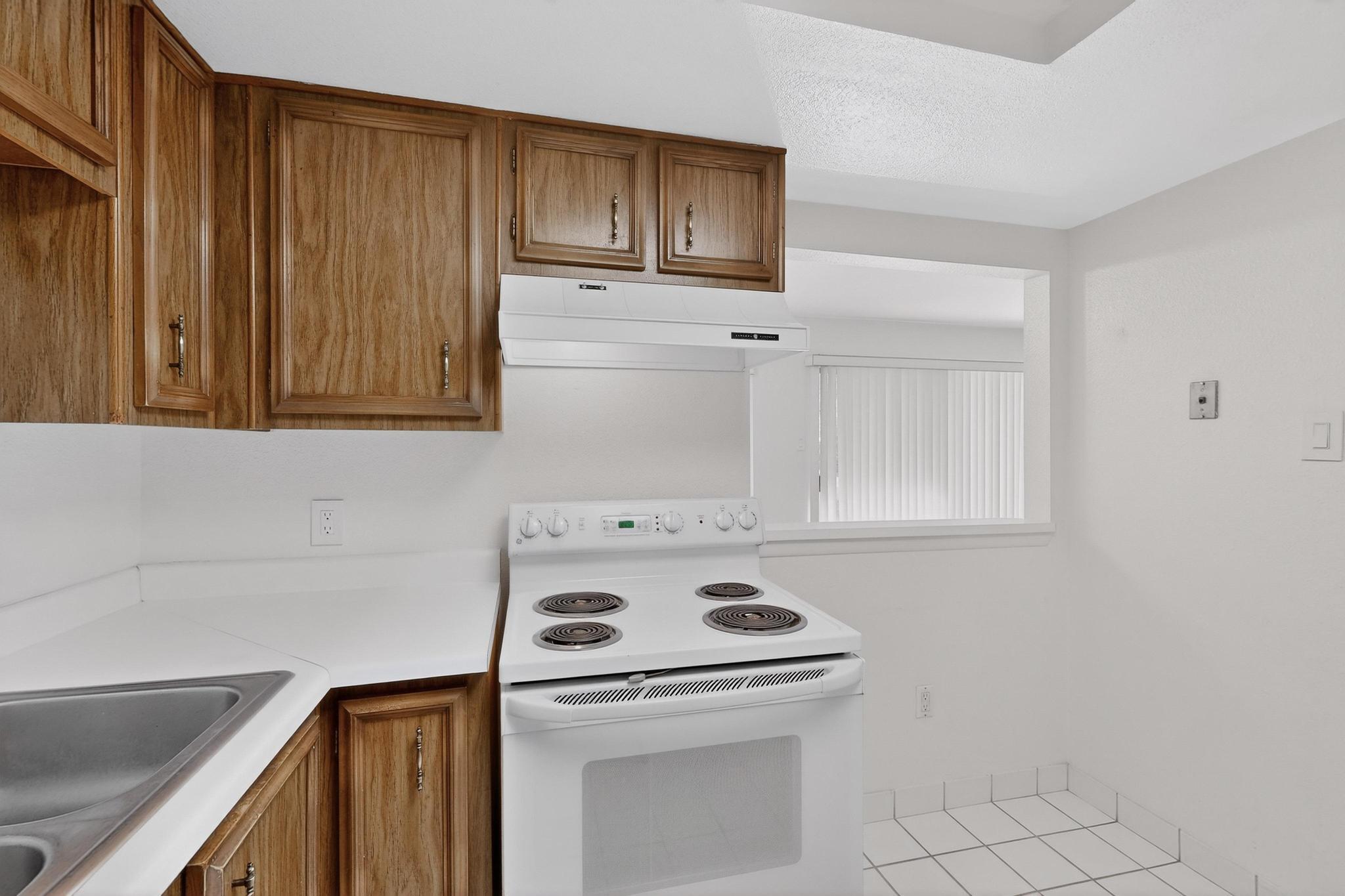 925 Country Club Drive SE APT C