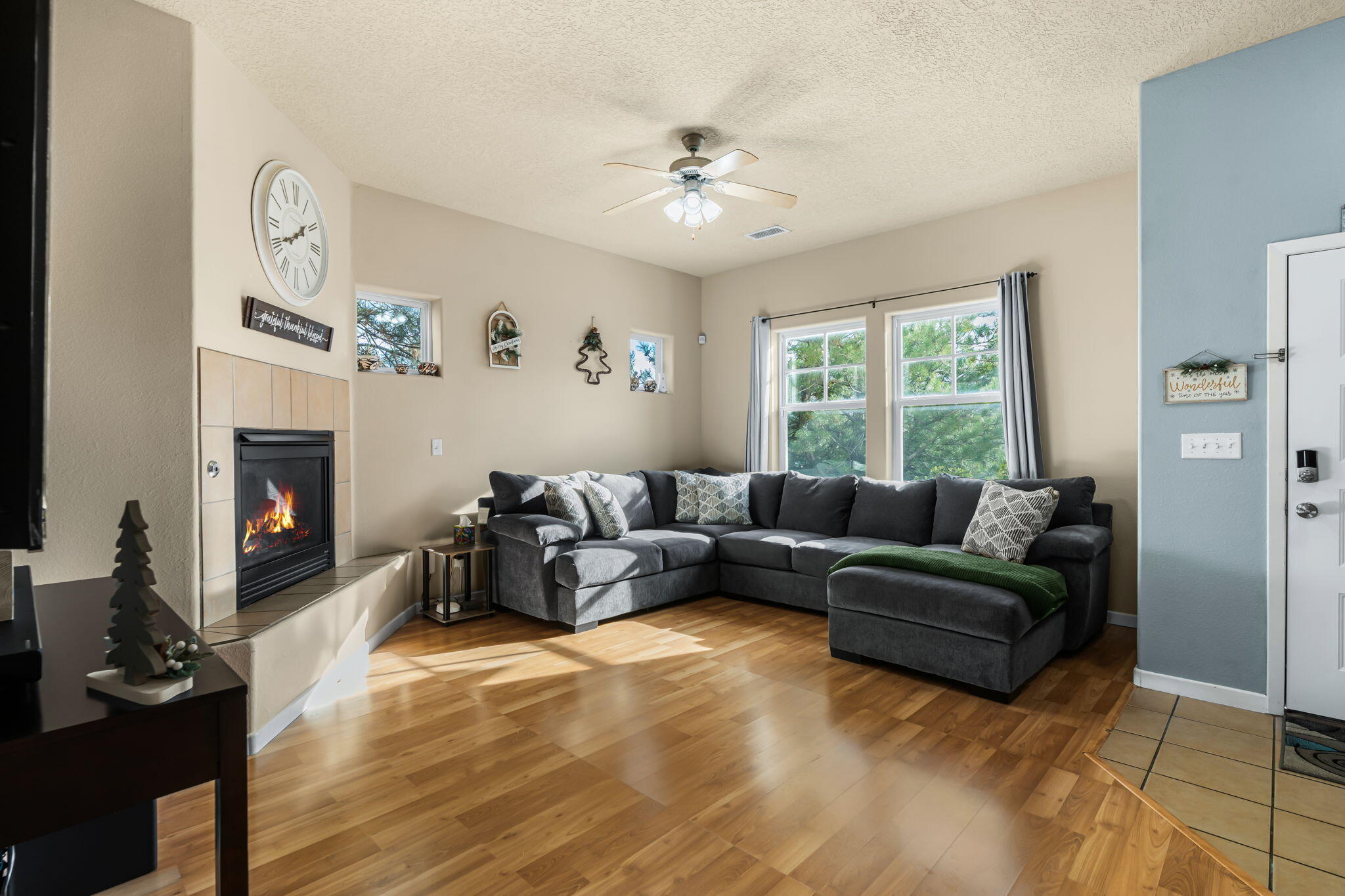 450 Minturn Loop NE
