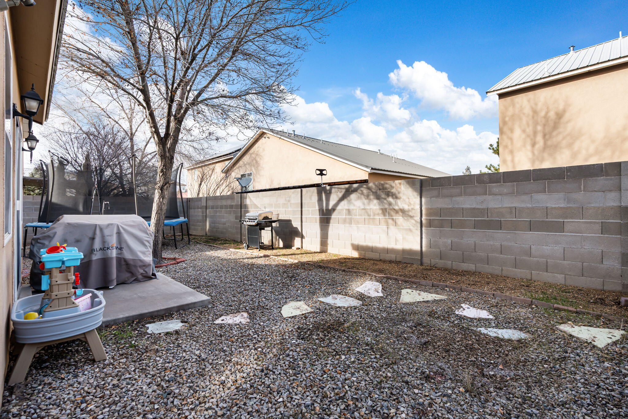 450 Minturn Loop NE