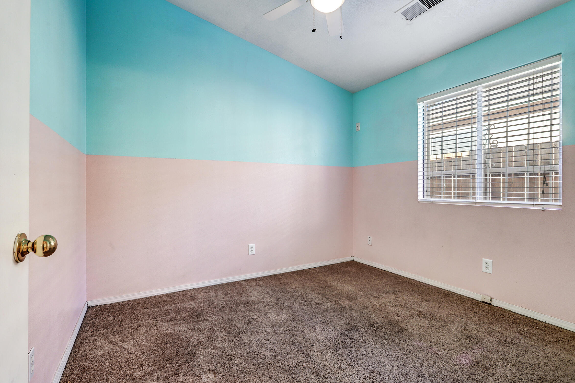 463 Sunrise West Drive SW