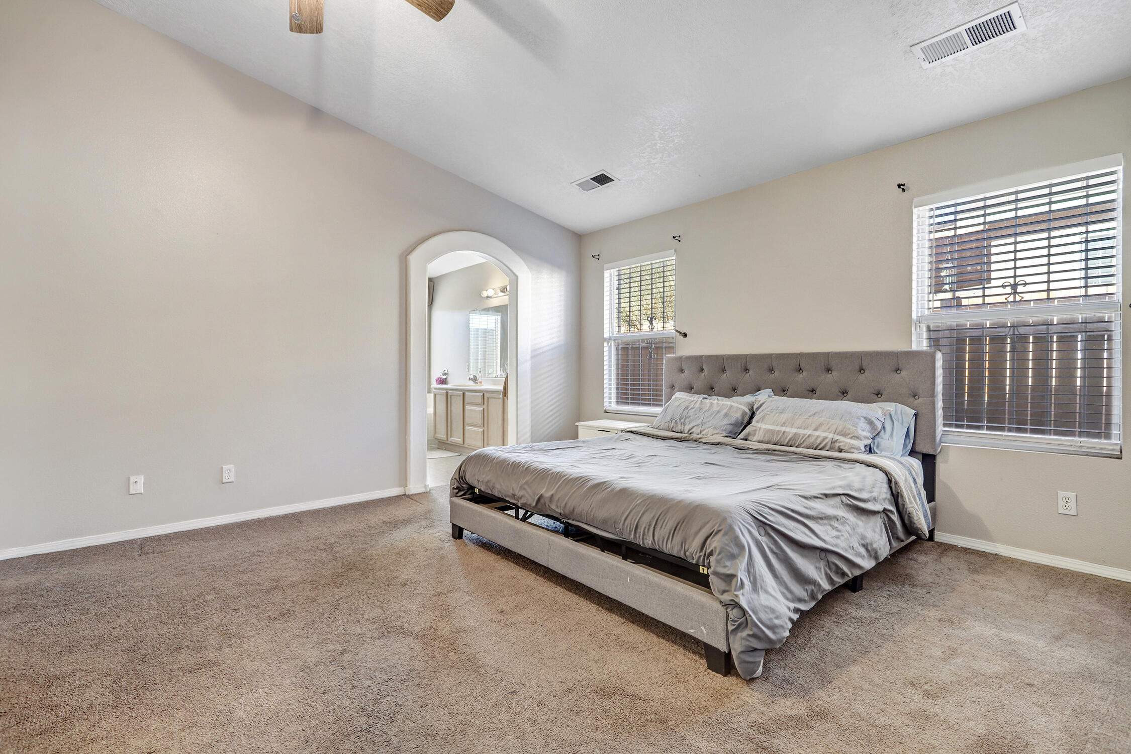 463 Sunrise West Drive SW