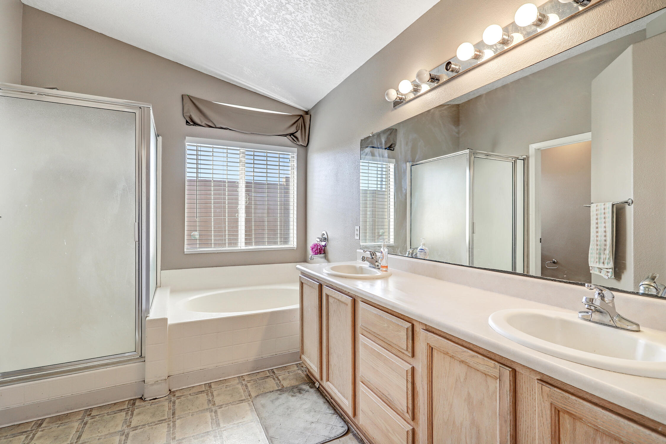 463 Sunrise West Drive SW