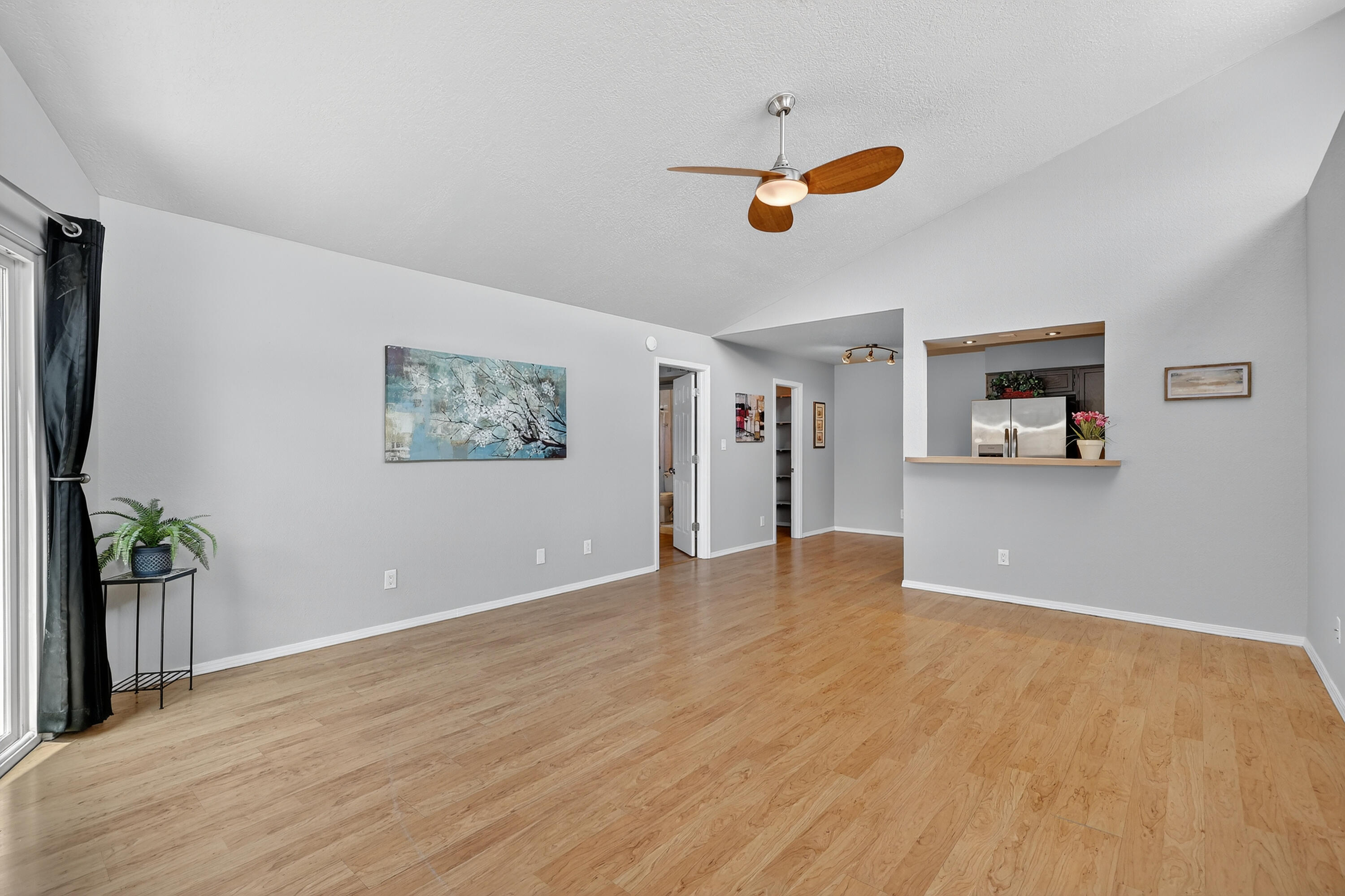 9505 COMANCHE Road NE