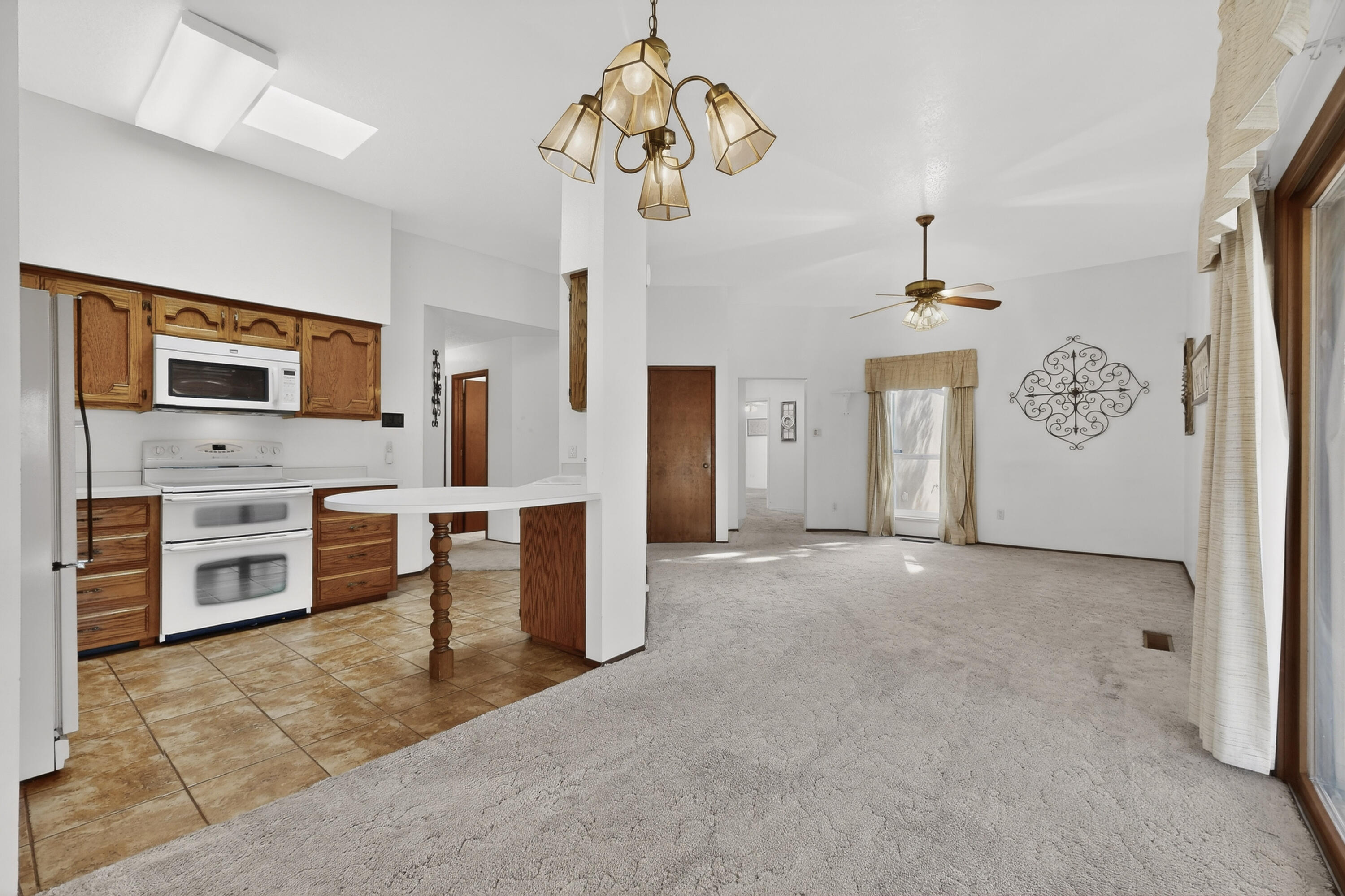 1221 La Charles Drive NE