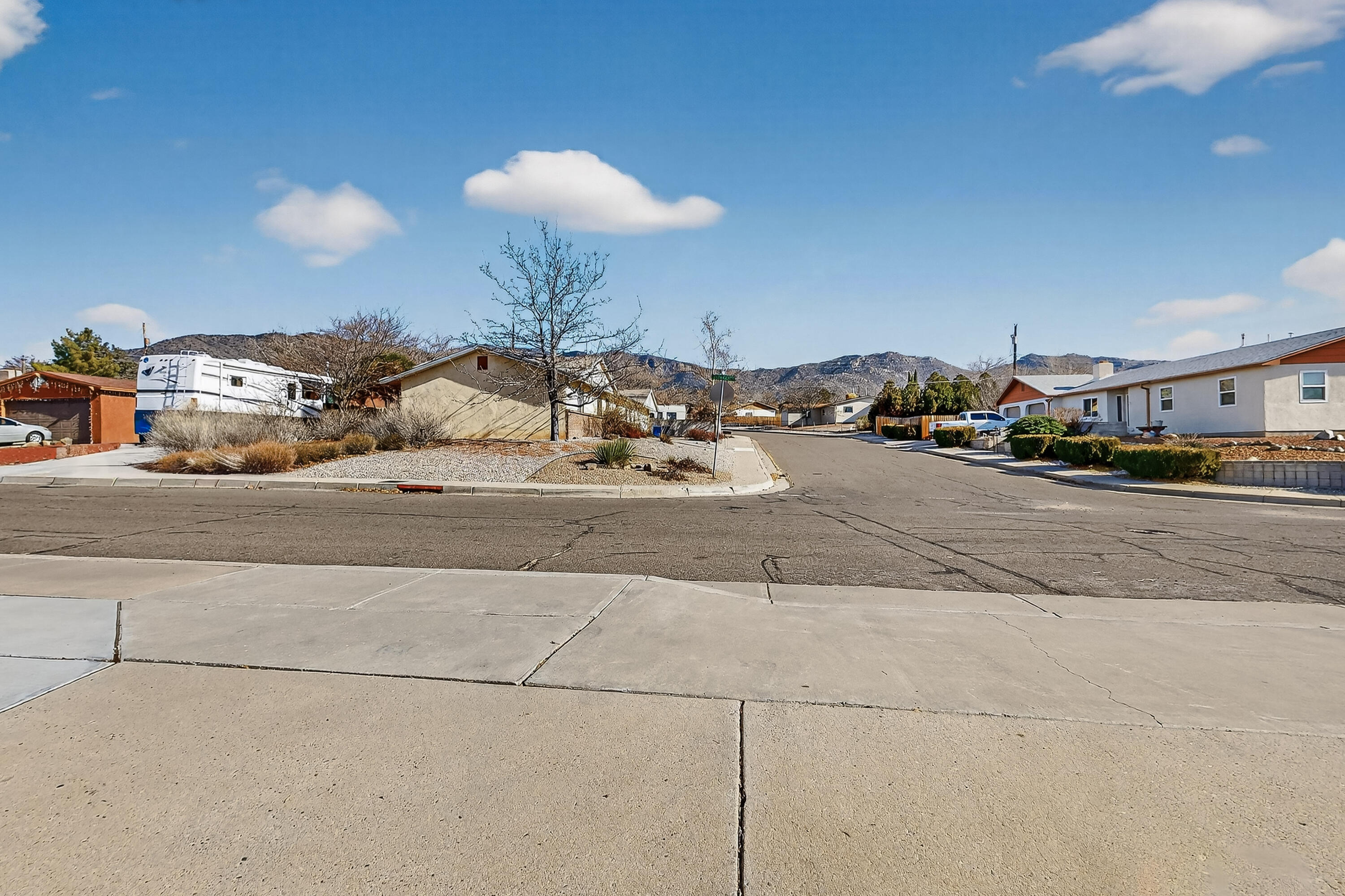 1221 La Charles Drive NE