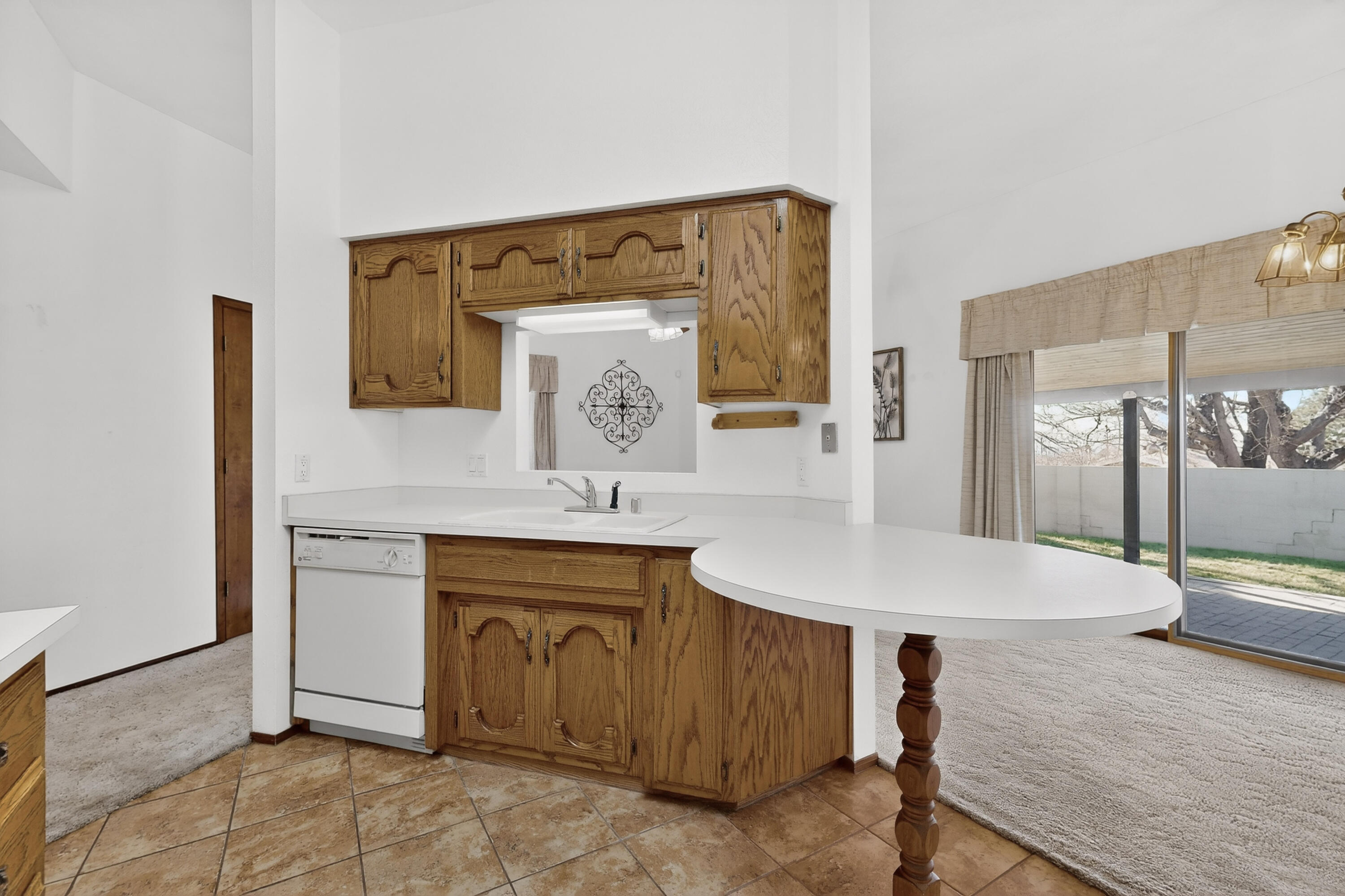 1221 La Charles Drive NE