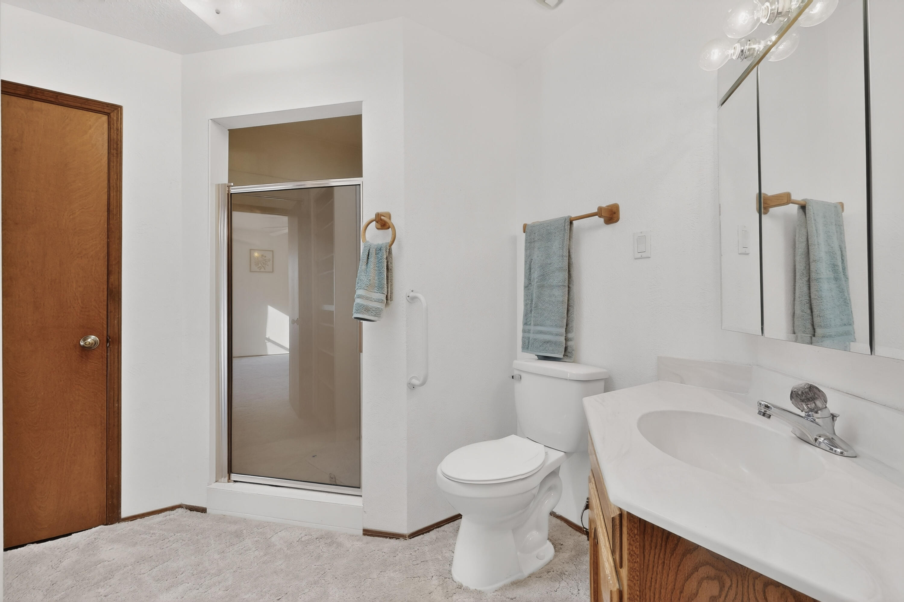 1221 La Charles Drive NE